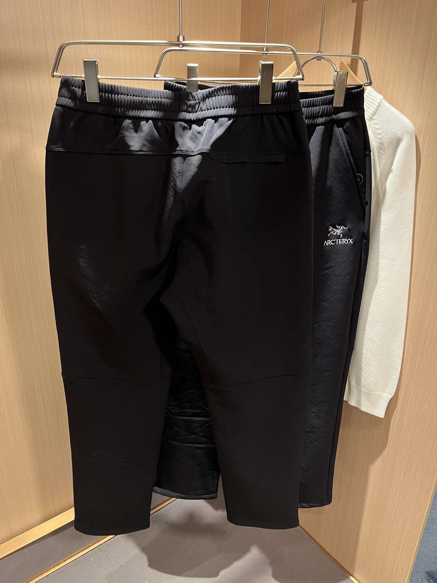 ARCTER*X始*祖鸟 2025秋冬新款休闲运动风格休闲裤，户外品牌可能大家第一想到的就是加拿大鹅、始