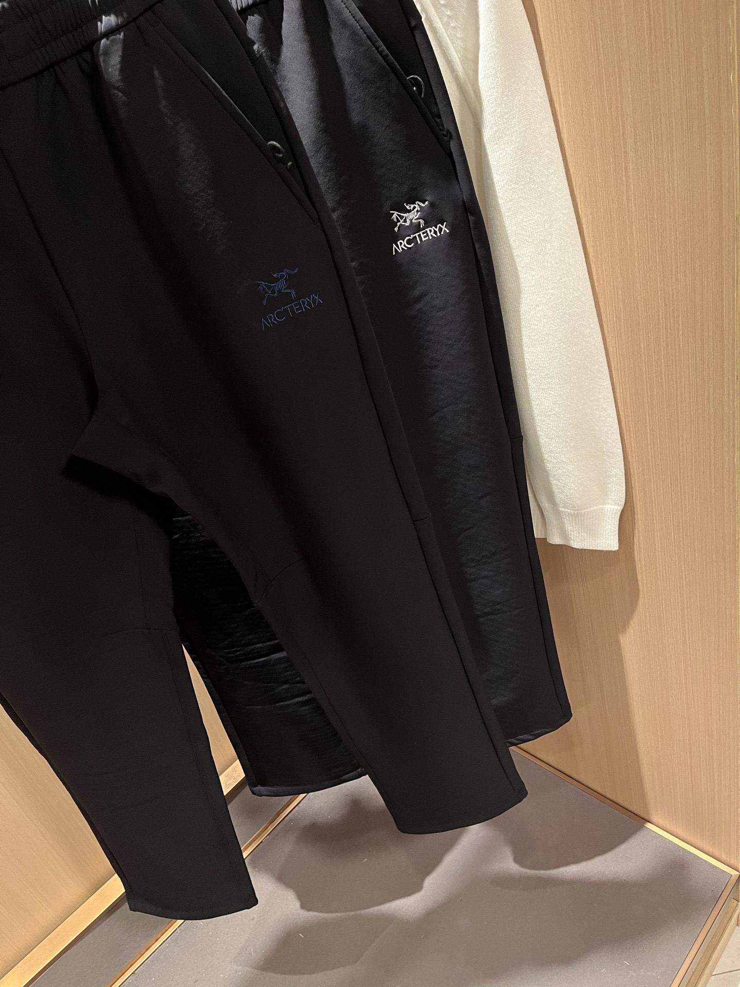 ARCTER*X始*祖鸟 2025秋冬新款休闲运动风格休闲裤，户外品牌可能大家第一想到的就是加拿大鹅、始