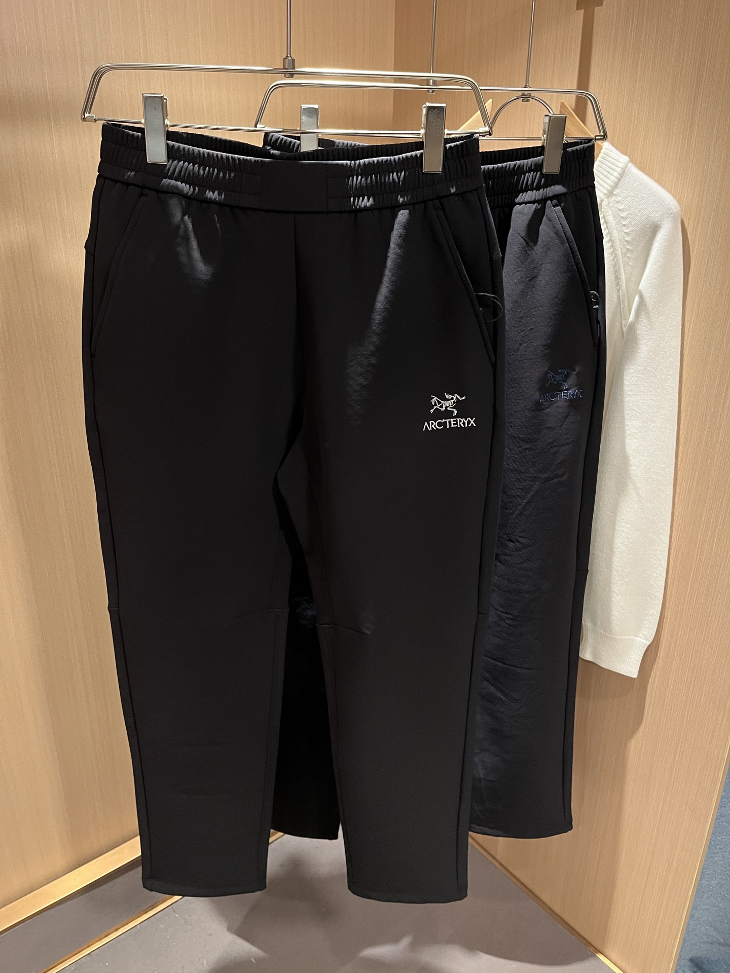 ARCTER*X始*祖鸟 2025秋冬新款休闲运动风格休闲裤，户外品牌可能大家第一想到的就是加拿大鹅、始