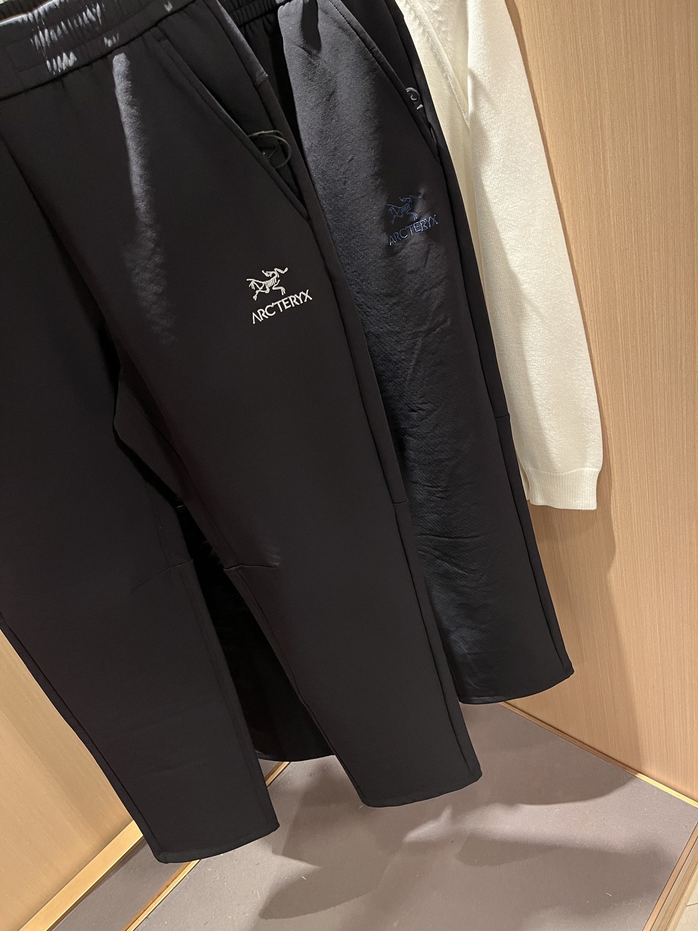 ARCTER*X始*祖鸟 2025秋冬新款休闲运动风格休闲裤，户外品牌可能大家第一想到的就是加拿大鹅、始