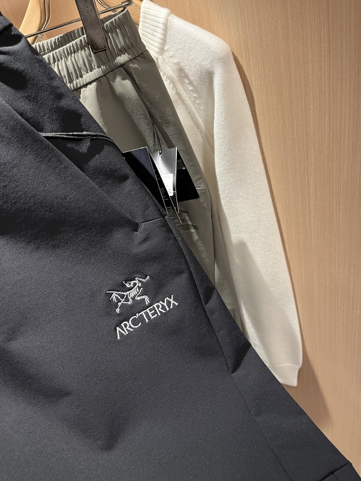 ARCTER*X始*祖鸟 2025秋冬新款休闲运动风格休闲裤，户外品牌可能大家第一想到的就是加拿大鹅、始