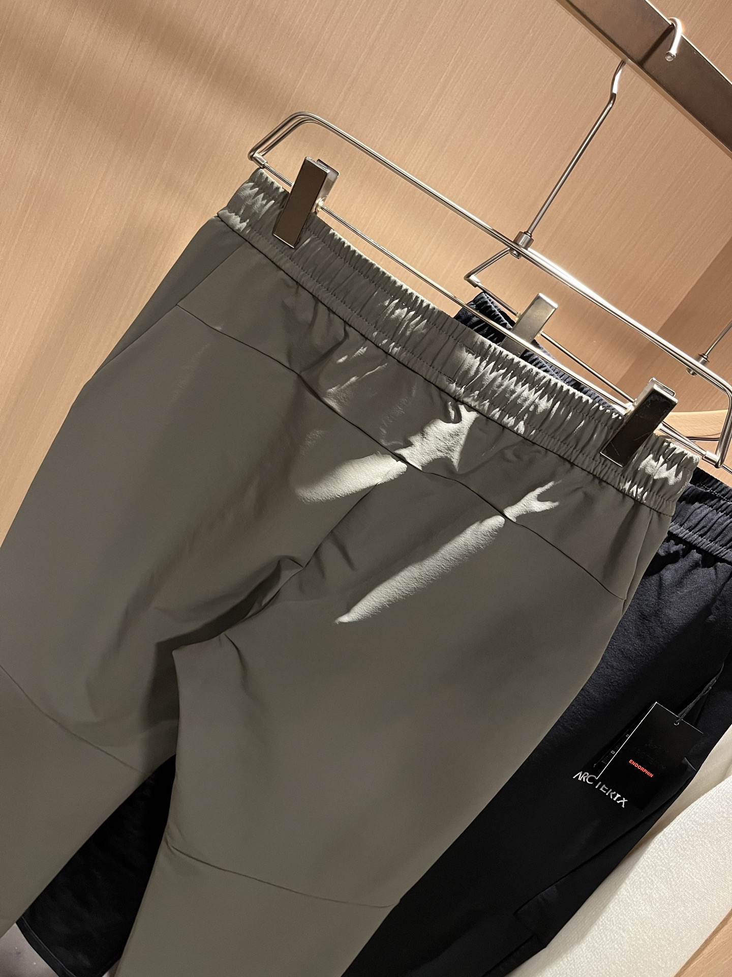 ARCTER*X始*祖鸟 2025秋冬新款休闲运动风格休闲裤，户外品牌可能大家第一想到的就是加拿大鹅、始