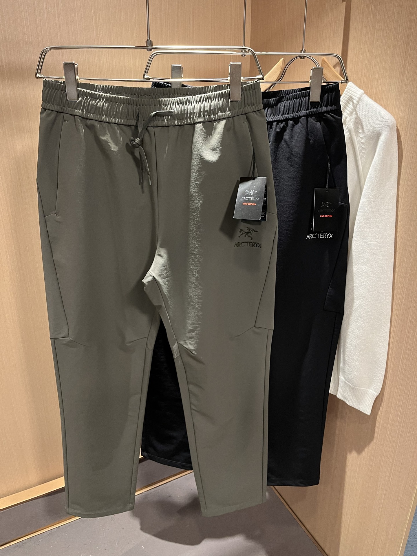 ARCTER*X始*祖鸟 2025秋冬新款休闲运动风格休闲裤，户外品牌可能大家第一想到的就是加拿大鹅、始