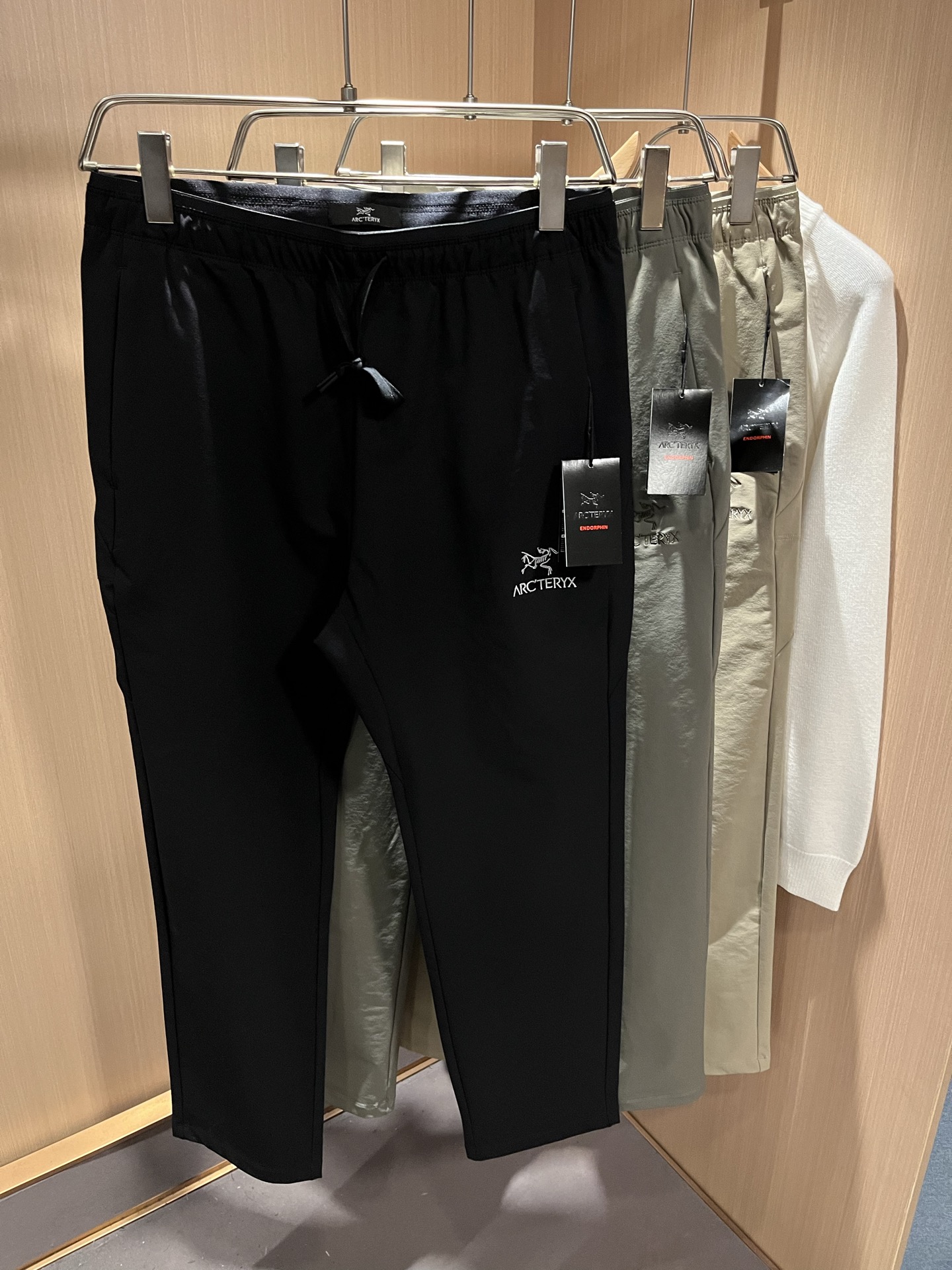 ARCTER*X始*祖鸟 2025秋冬新款休闲运动风格休闲裤，户外品牌可能大家第一想到的就是加拿大鹅、始