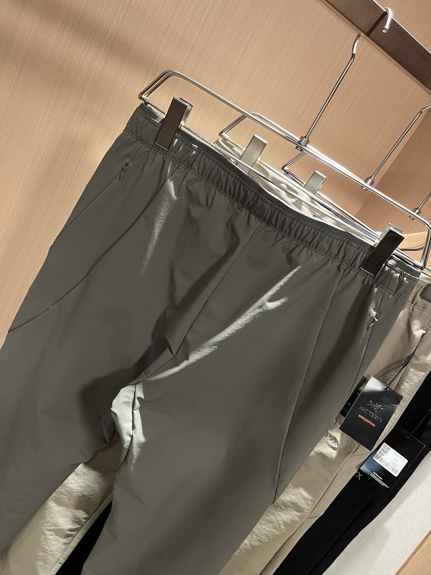 ARCTER*X始*祖鸟 2025秋冬新款休闲运动风格休闲裤，户外品牌可能大家第一想到的就是加拿大鹅、始