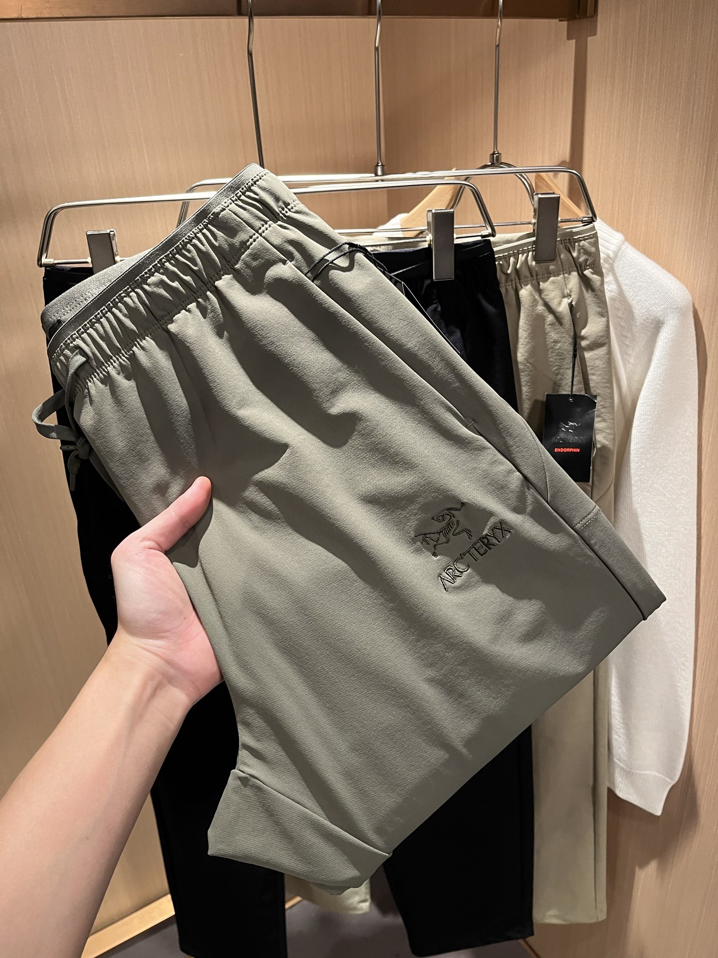 ARCTER*X始*祖鸟 2025秋冬新款休闲运动风格休闲裤，户外品牌可能大家第一想到的就是加拿大鹅、始