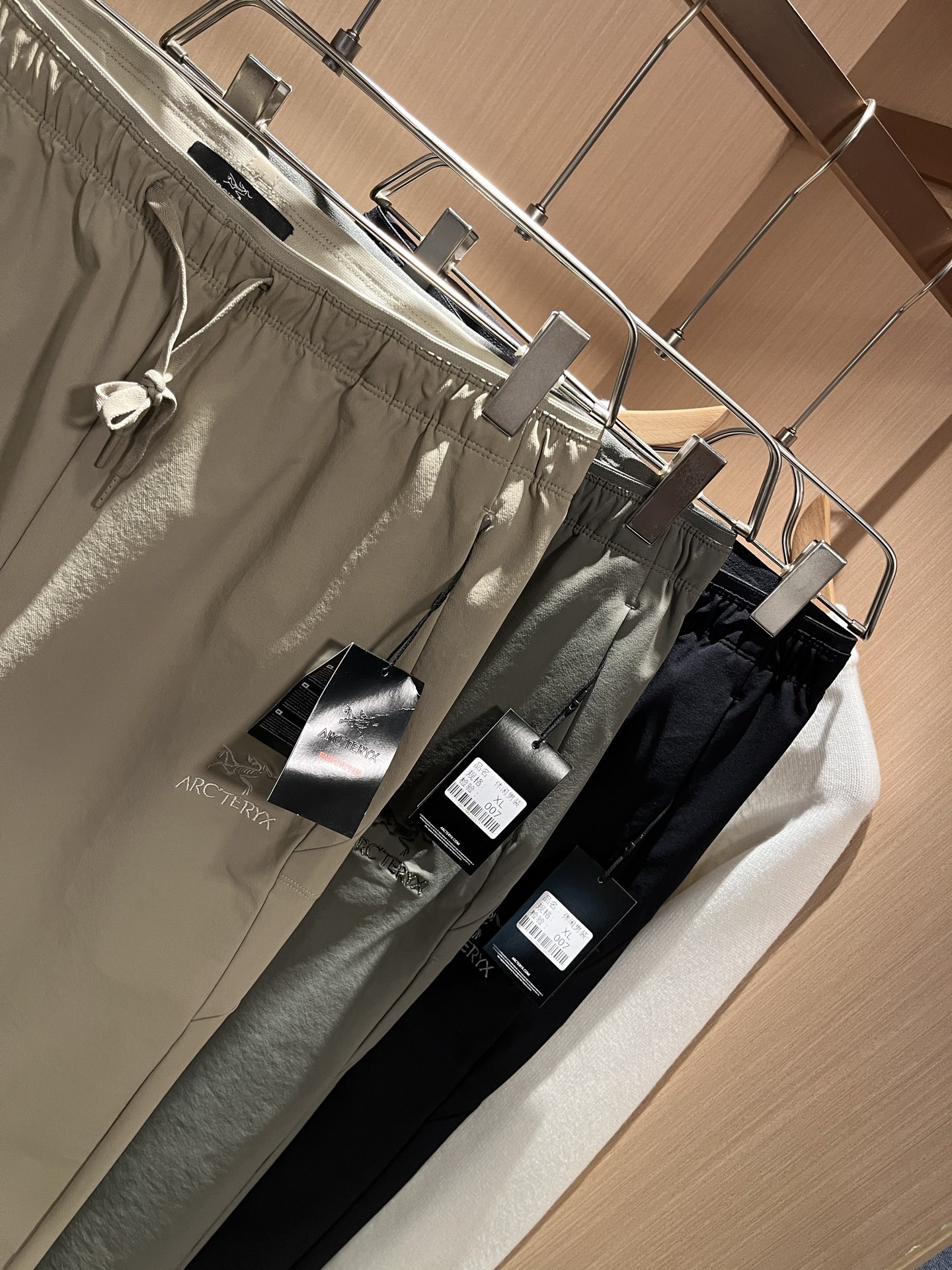 ARCTER*X始*祖鸟 2025秋冬新款休闲运动风格休闲裤，户外品牌可能大家第一想到的就是加拿大鹅、始