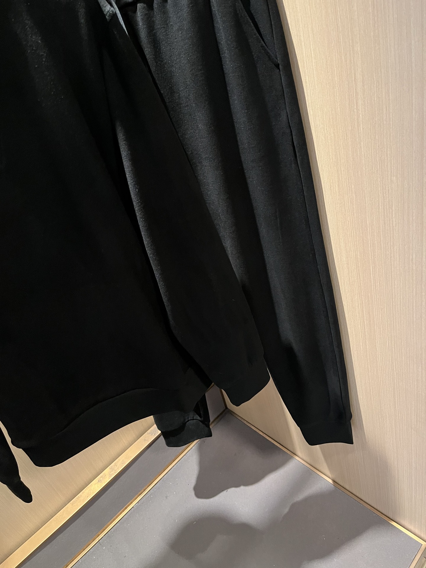 Loro Piana诺悠翩雅 2025秋冬男士套装，最新的贸易订单全品相！！网红款！上身舒适透气，不僵硬