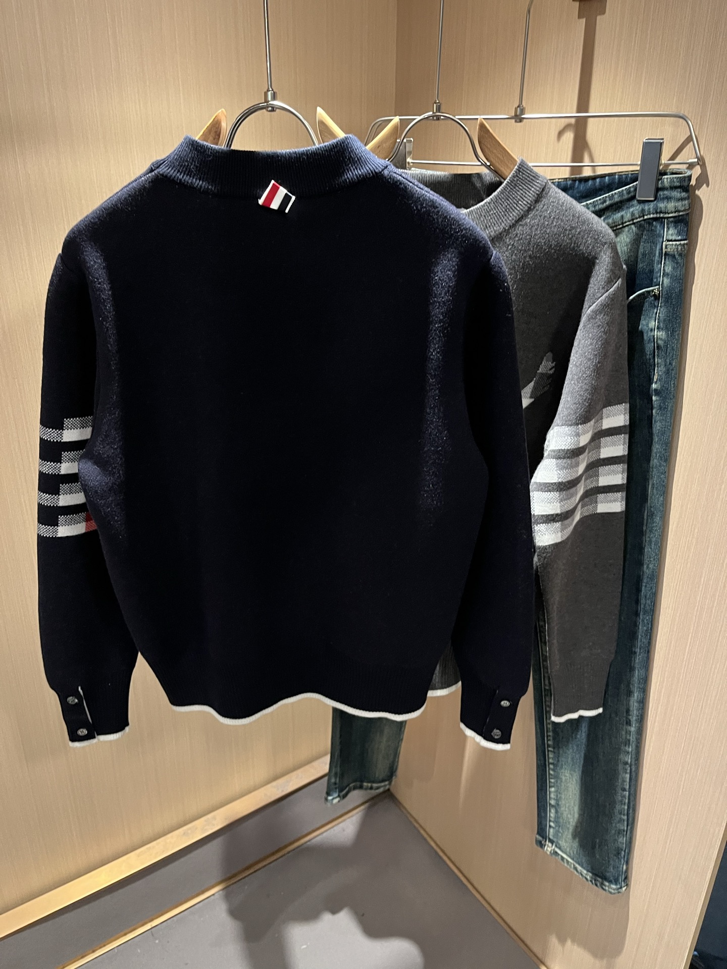 ThomBrow*e汤姆*朗2025秋冬新款男女同款👫针织羊毛衫，今年的专柜新品，男女同款👫超软羊毛面料