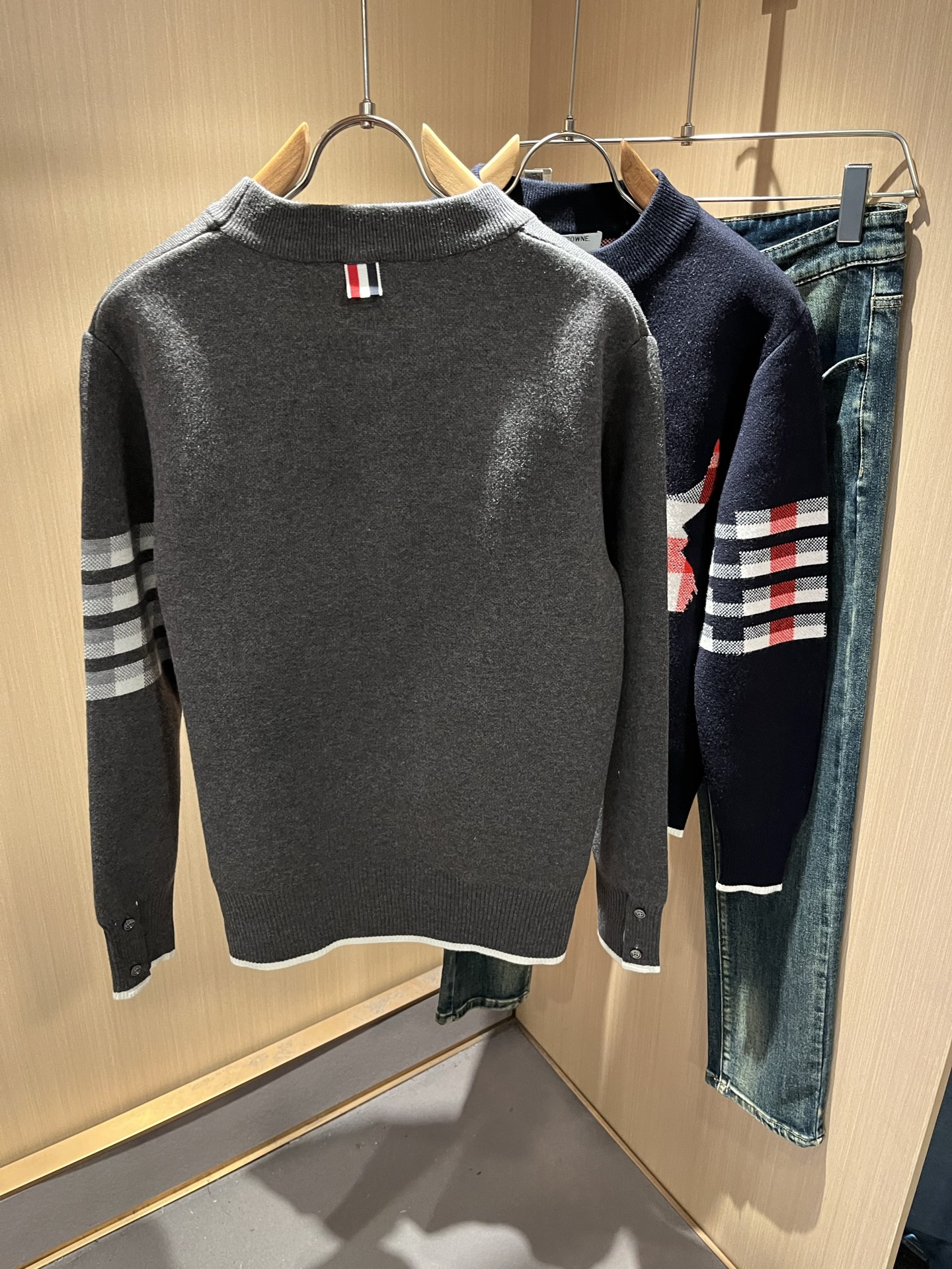 ThomBrow*e汤姆*朗2025秋冬新款男女同款👫针织羊毛衫，今年的专柜新品，男女同款👫超软羊毛面料