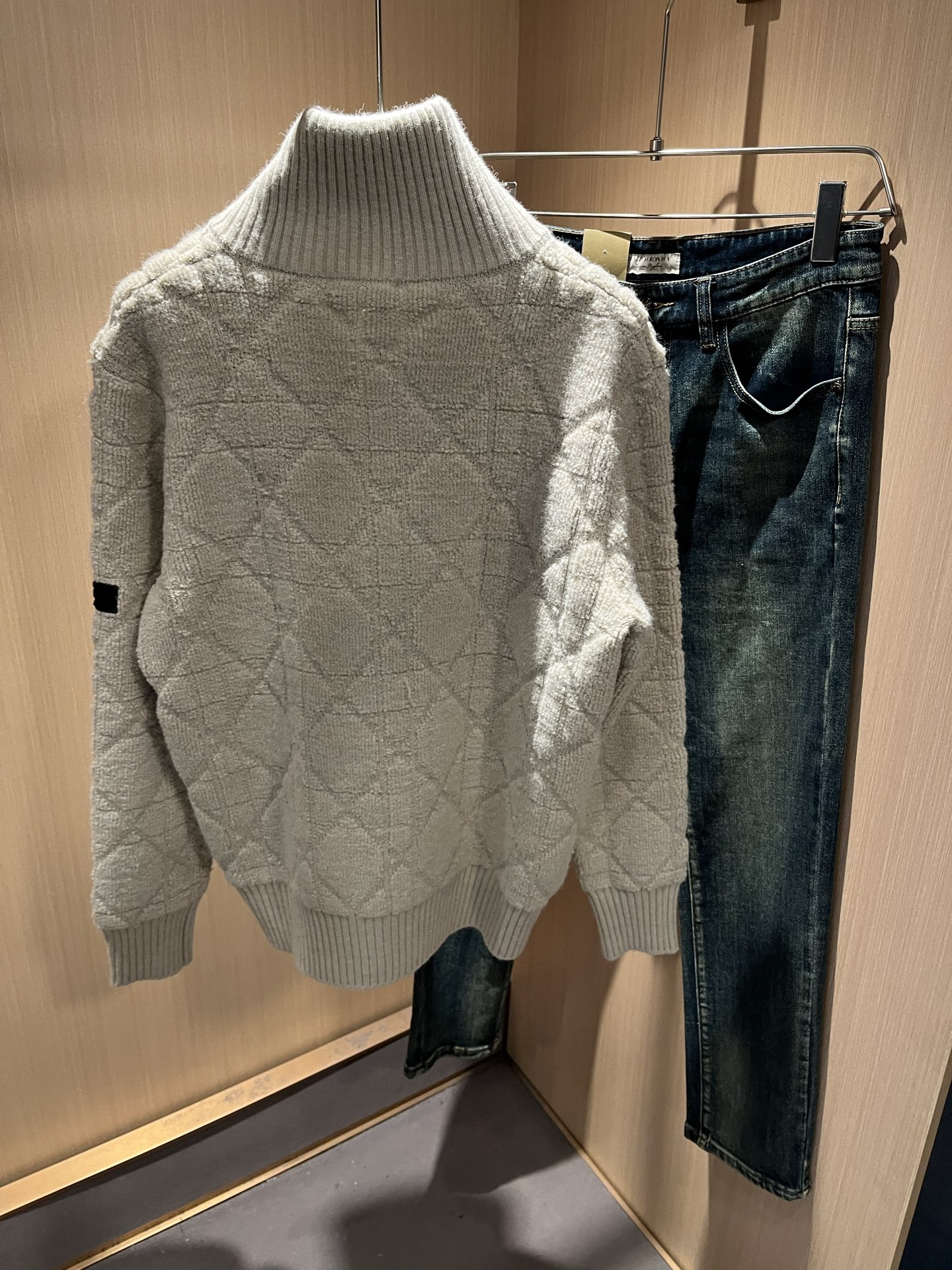 Dio*迪家 2025秋冬新款男女同款👫针织羊毛开衫，专柜同步发售！定制专属羊毛🐑面料，从容百搭，档次极