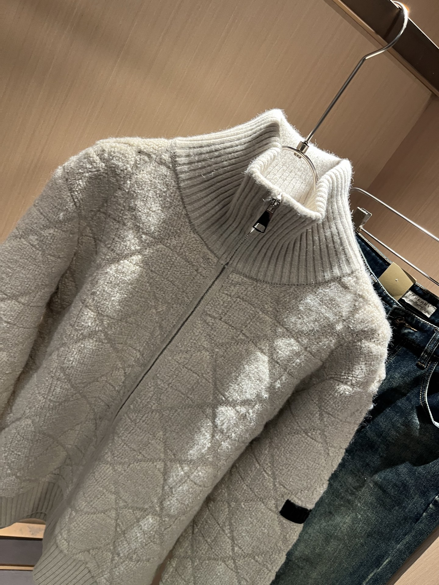 Dio*迪家 2025秋冬新款男女同款👫针织羊毛开衫，专柜同步发售！定制专属羊毛🐑面料，从容百搭，档次极