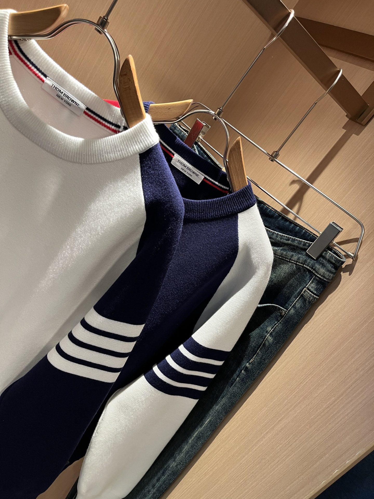 ThomBrow*e汤姆*朗2025秋冬新款男女同款👫针织羊毛衫，今年的专柜新品，男女同款👫超软羊毛面料