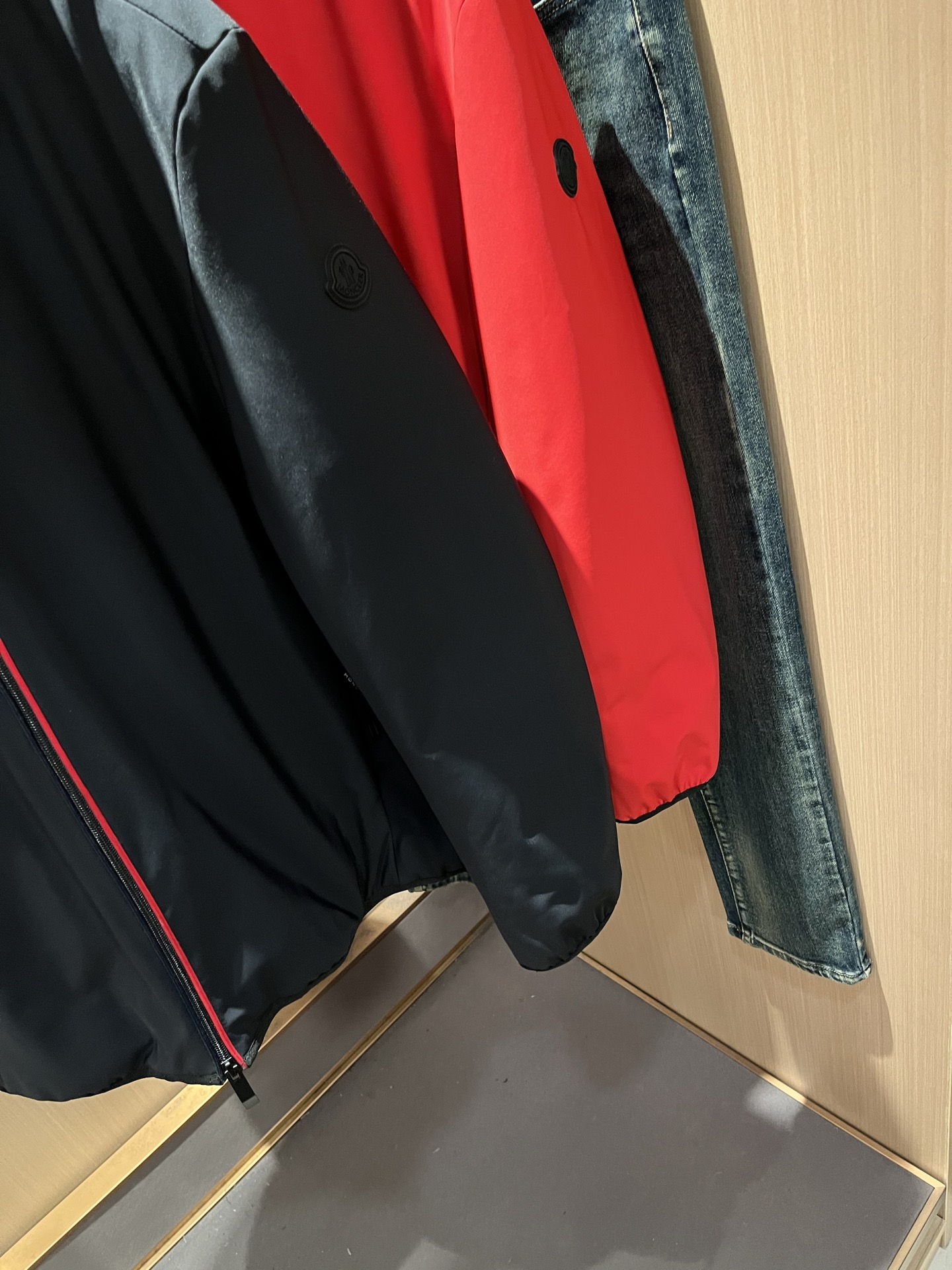 Mon*ler蒙口 2025秋冬新款男女同款👫羽绒服 ！年度的压轴款登场...匠心技艺于一身的经典款.高