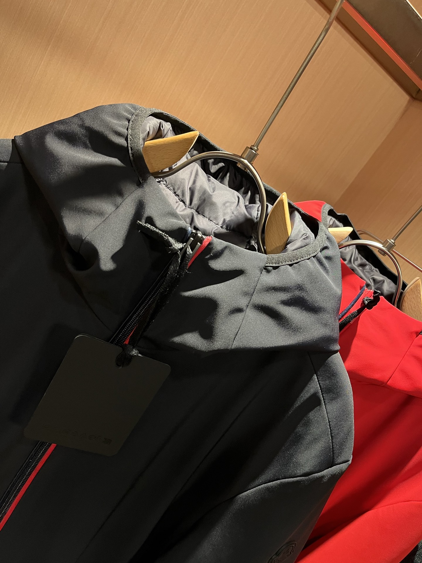 Mon*ler蒙口 2025秋冬新款男女同款👫羽绒服 ！年度的压轴款登场...匠心技艺于一身的经典款.高