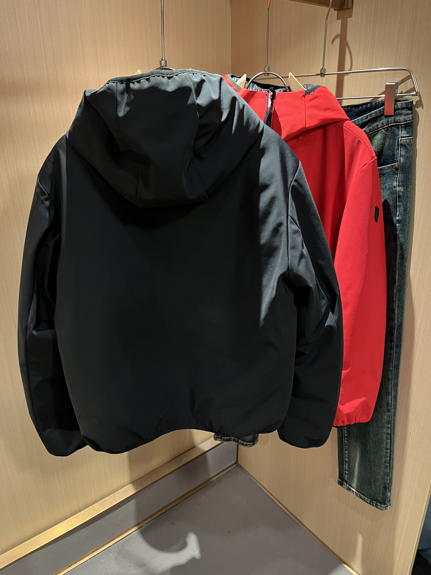 Mon*ler蒙口 2025秋冬新款男女同款👫羽绒服 ！年度的压轴款登场...匠心技艺于一身的经典款.高