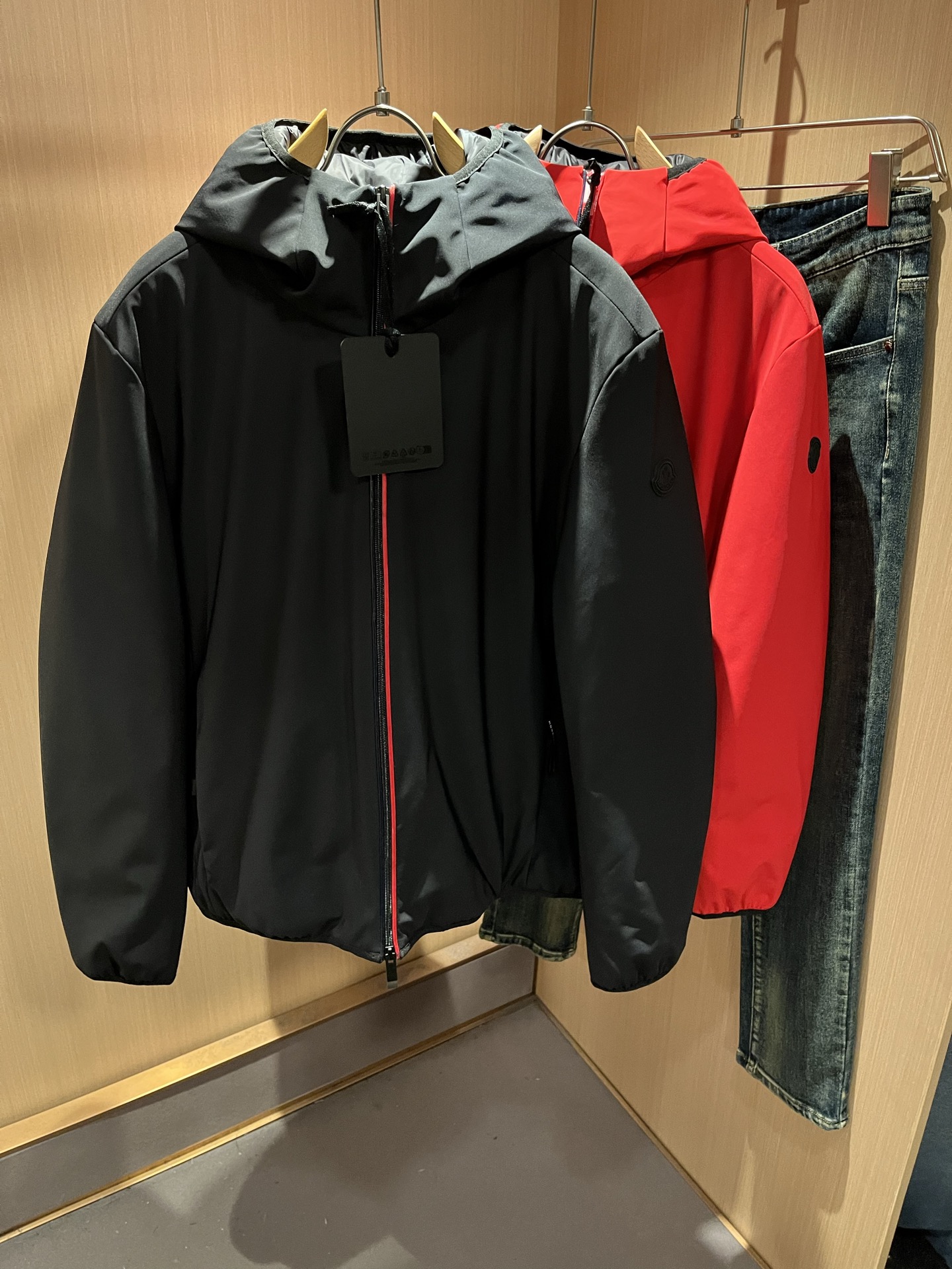 Mon*ler蒙口 2025秋冬新款男女同款👫羽绒服 ！年度的压轴款登场...匠心技艺于一身的经典款.高