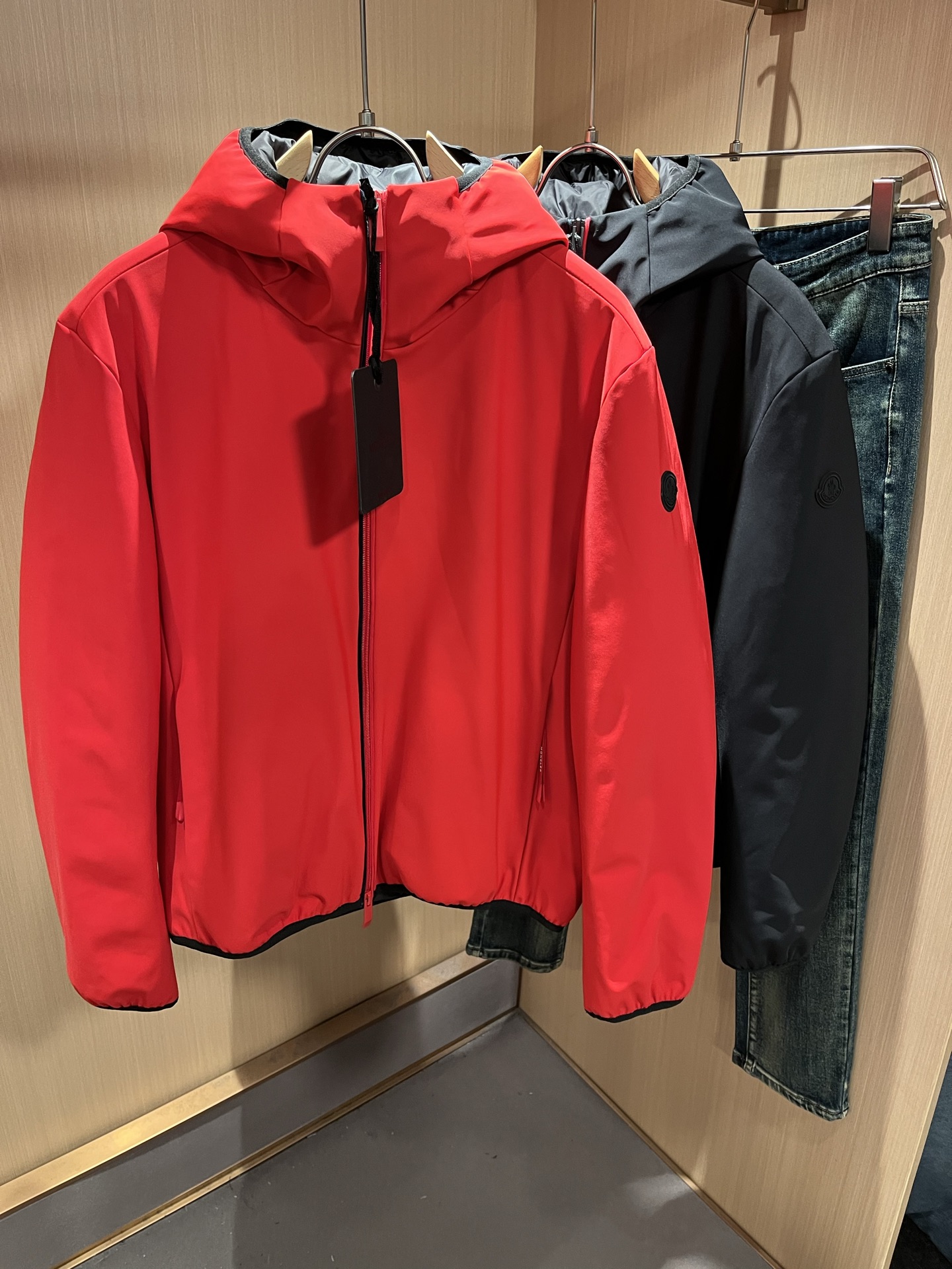 Mon*ler蒙口 2025秋冬新款男女同款👫羽绒服 ！年度的压轴款登场...匠心技艺于一身的经典款.高