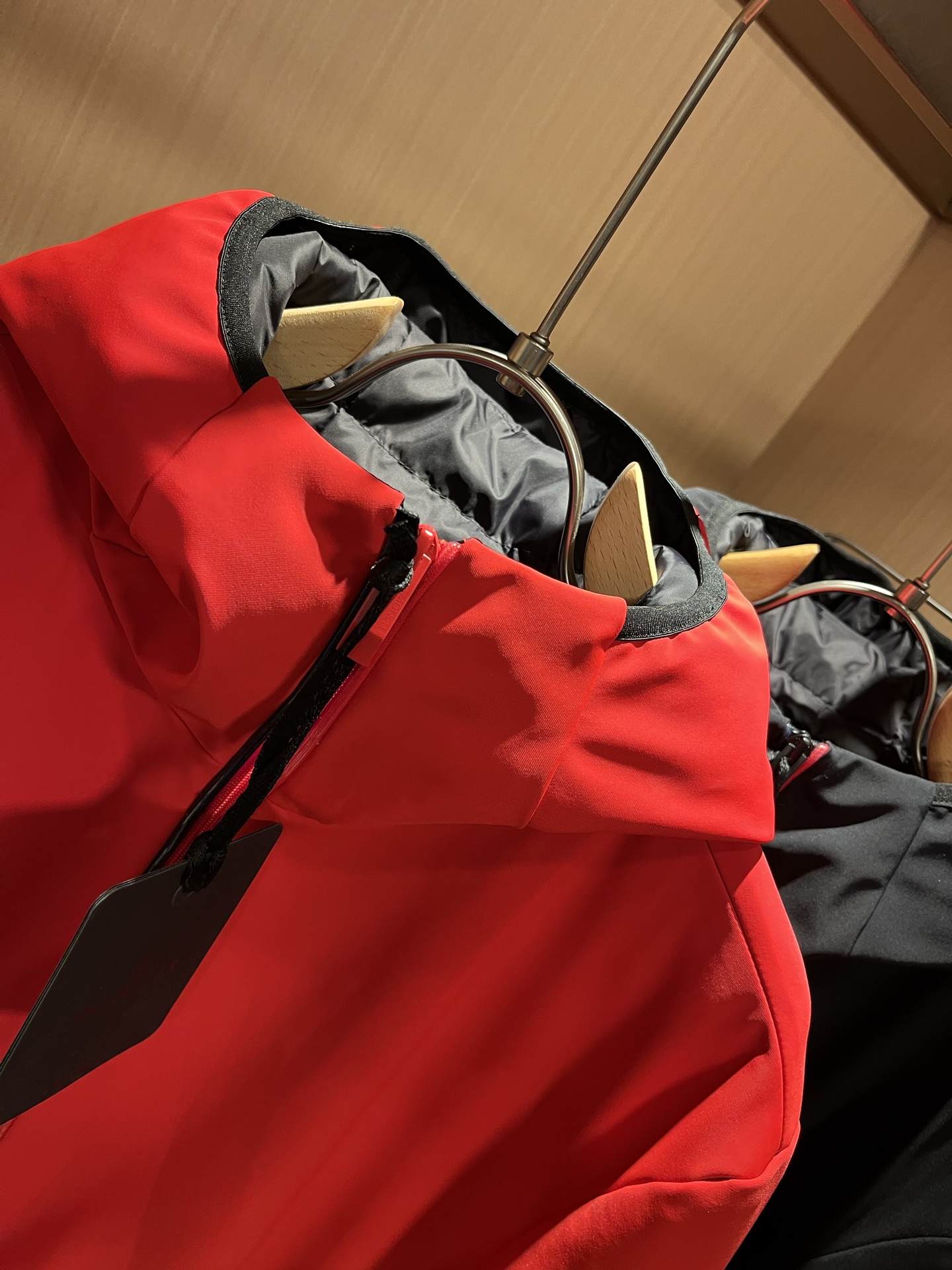 Mon*ler蒙口 2025秋冬新款男女同款👫羽绒服 ！年度的压轴款登场...匠心技艺于一身的经典款.高