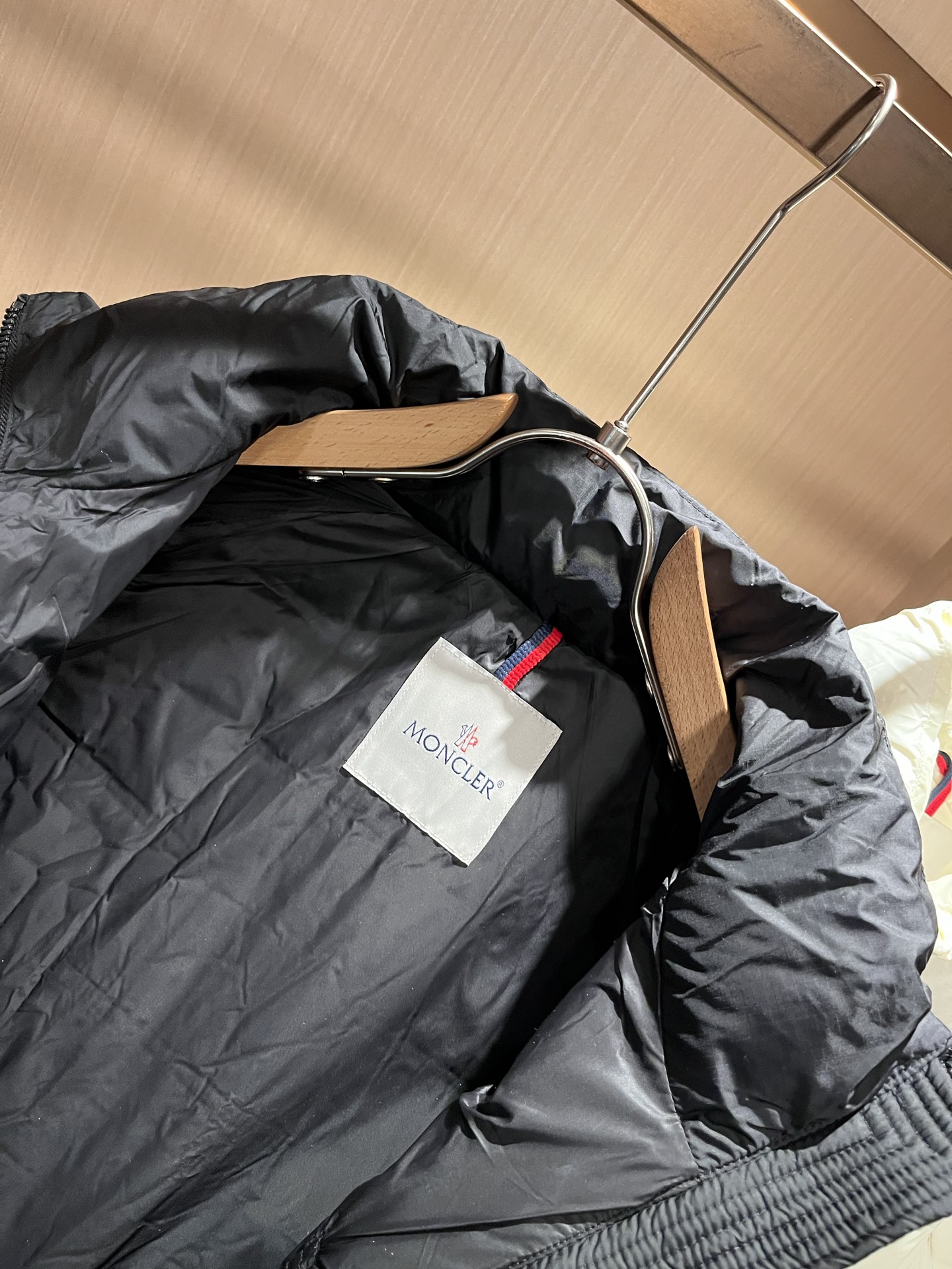 Mon*ler蒙口 2025秋冬新款男女同款👫羽绒马甲 ！年度的压轴款登场...匠心技艺于一身的经典款.