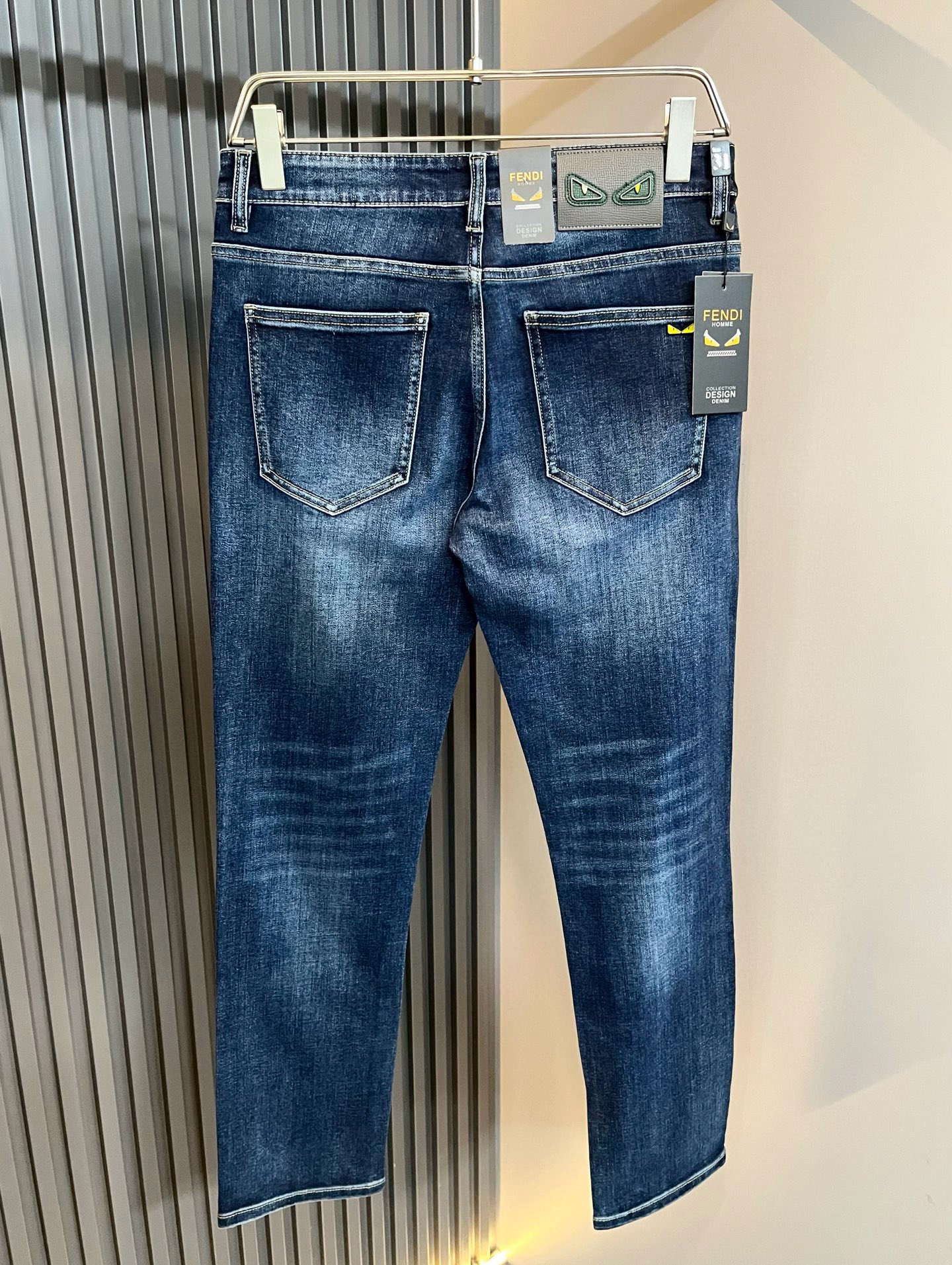 FEN*I 芬*迪2025秋冬新款FD家休闲牛仔裤！意大利原厂订单，FD家族人气单品，代表性十足，规格感