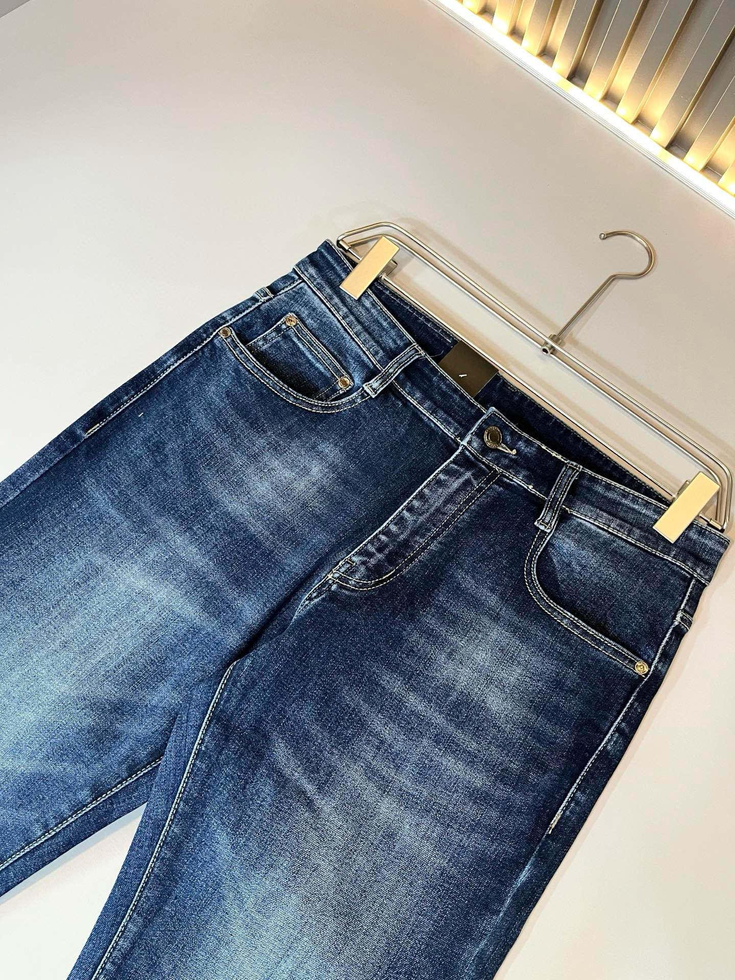 FEN*I 芬*迪2025秋冬新款FD家休闲牛仔裤！意大利原厂订单，FD家族人气单品，代表性十足，规格感