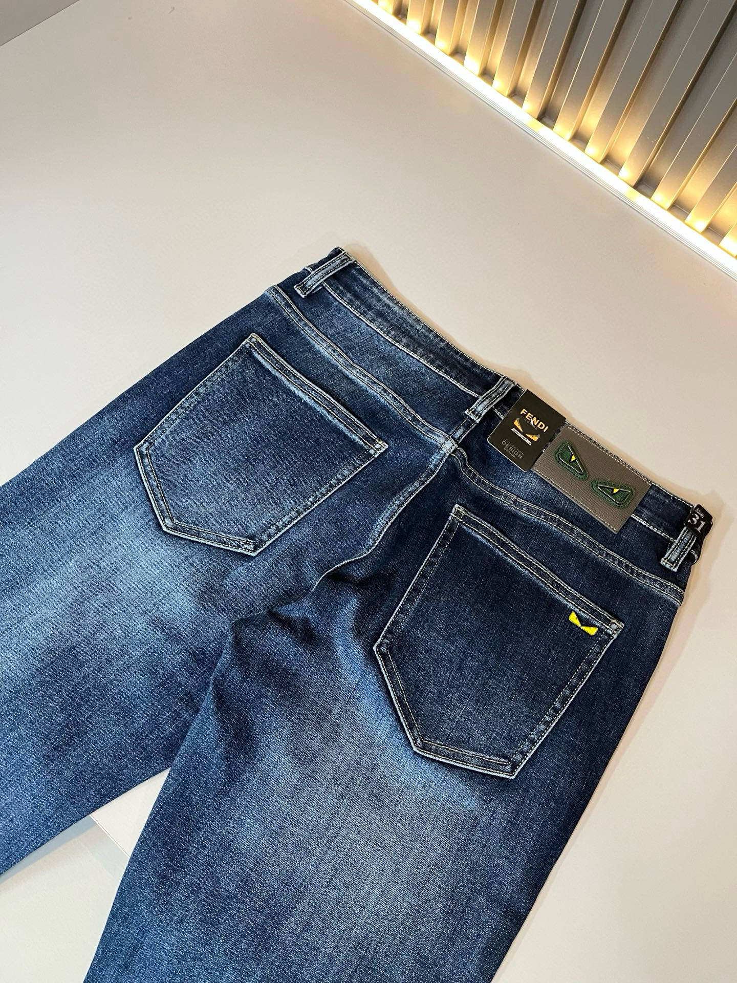FEN*I 芬*迪2025秋冬新款FD家休闲牛仔裤！意大利原厂订单，FD家族人气单品，代表性十足，规格感