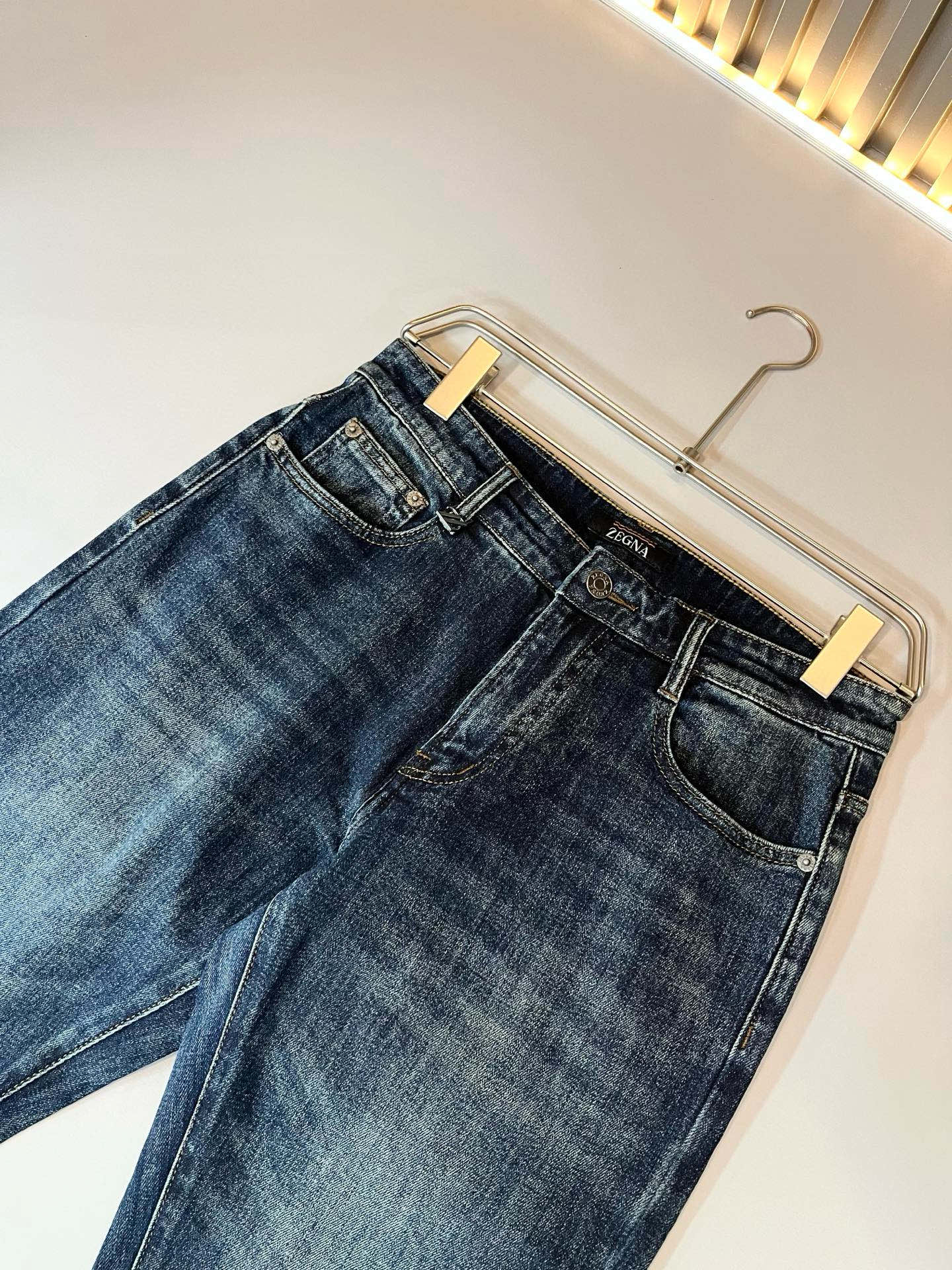 Zegna 杰尼亚 2025秋冬新款男士休闲牛仔裤，压轴的渠道货出现了！！柜台同步销售！ 毫不夸张的说，