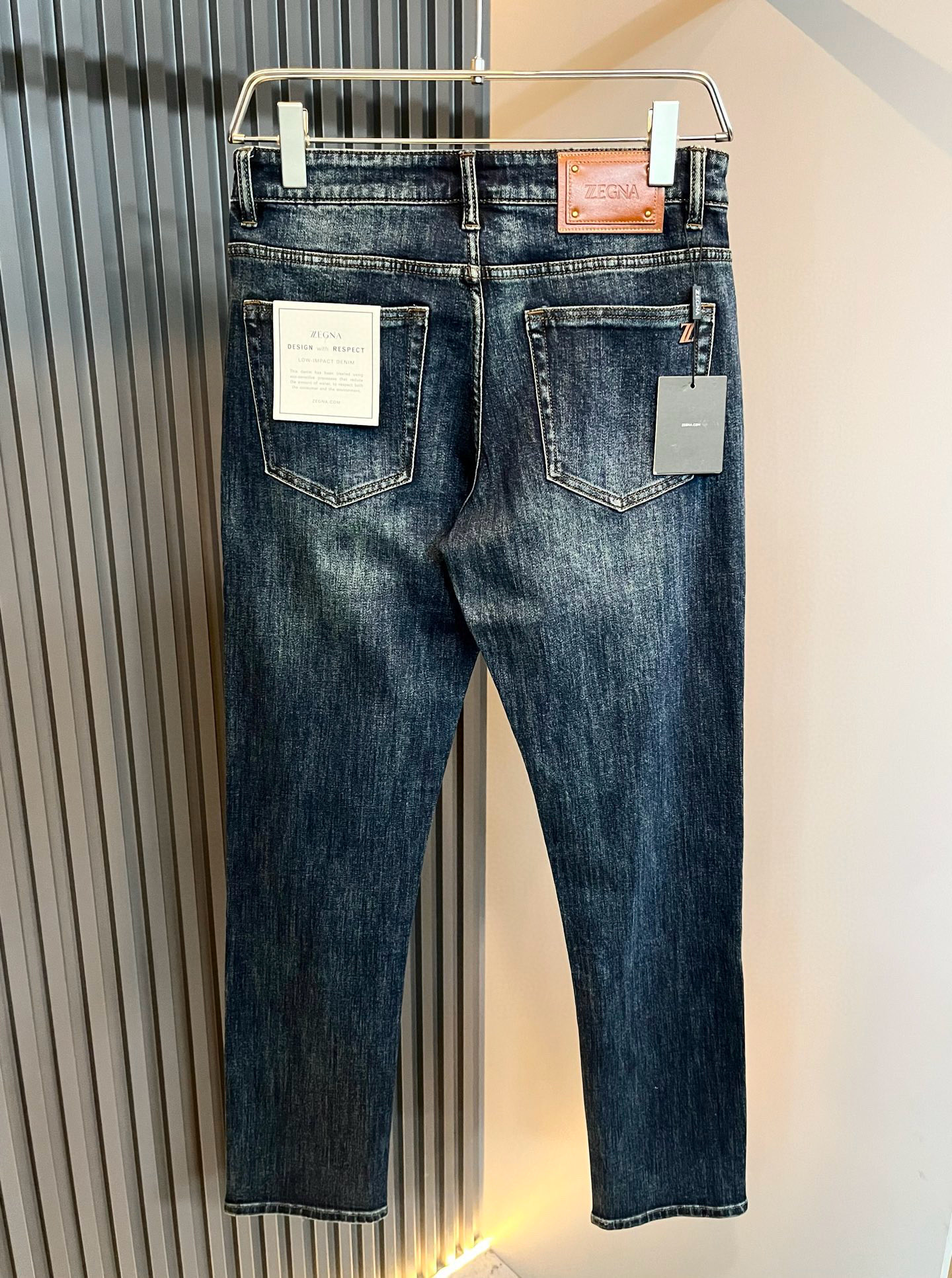 Zegna 杰尼亚 2025秋冬新款男士休闲牛仔裤，压轴的渠道货出现了！！柜台同步销售！ 毫不夸张的说，