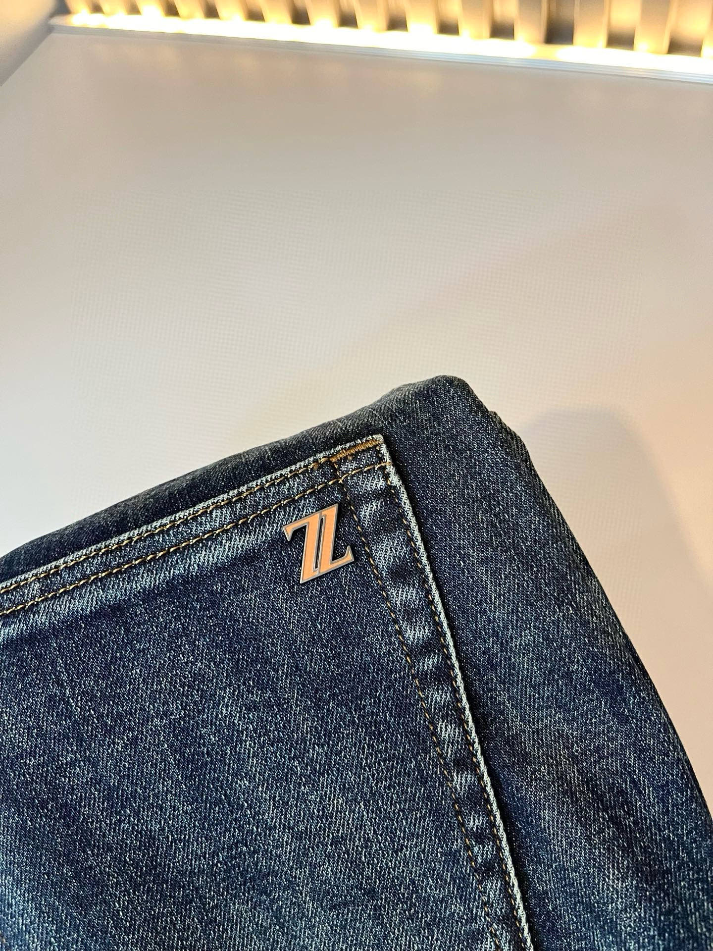 Zegna 杰尼亚 2025秋冬新款男士休闲牛仔裤，压轴的渠道货出现了！！柜台同步销售！ 毫不夸张的说，