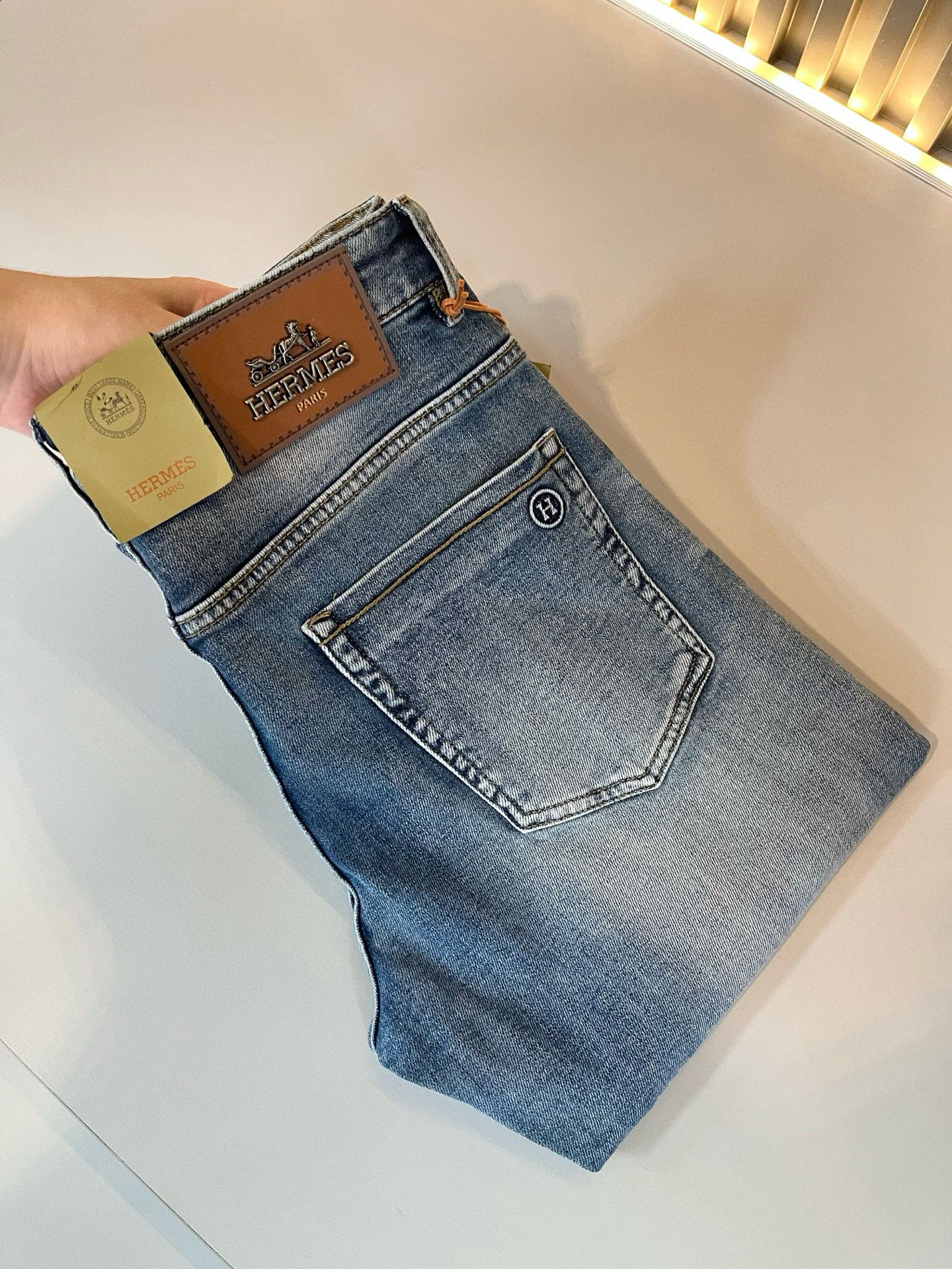 HERM*S 爱*仕 2025秋冬男士高端丹宁水洗小直筒牛仔裤 海外贸易公司渠道订单 ！男士修身直筒牛仔