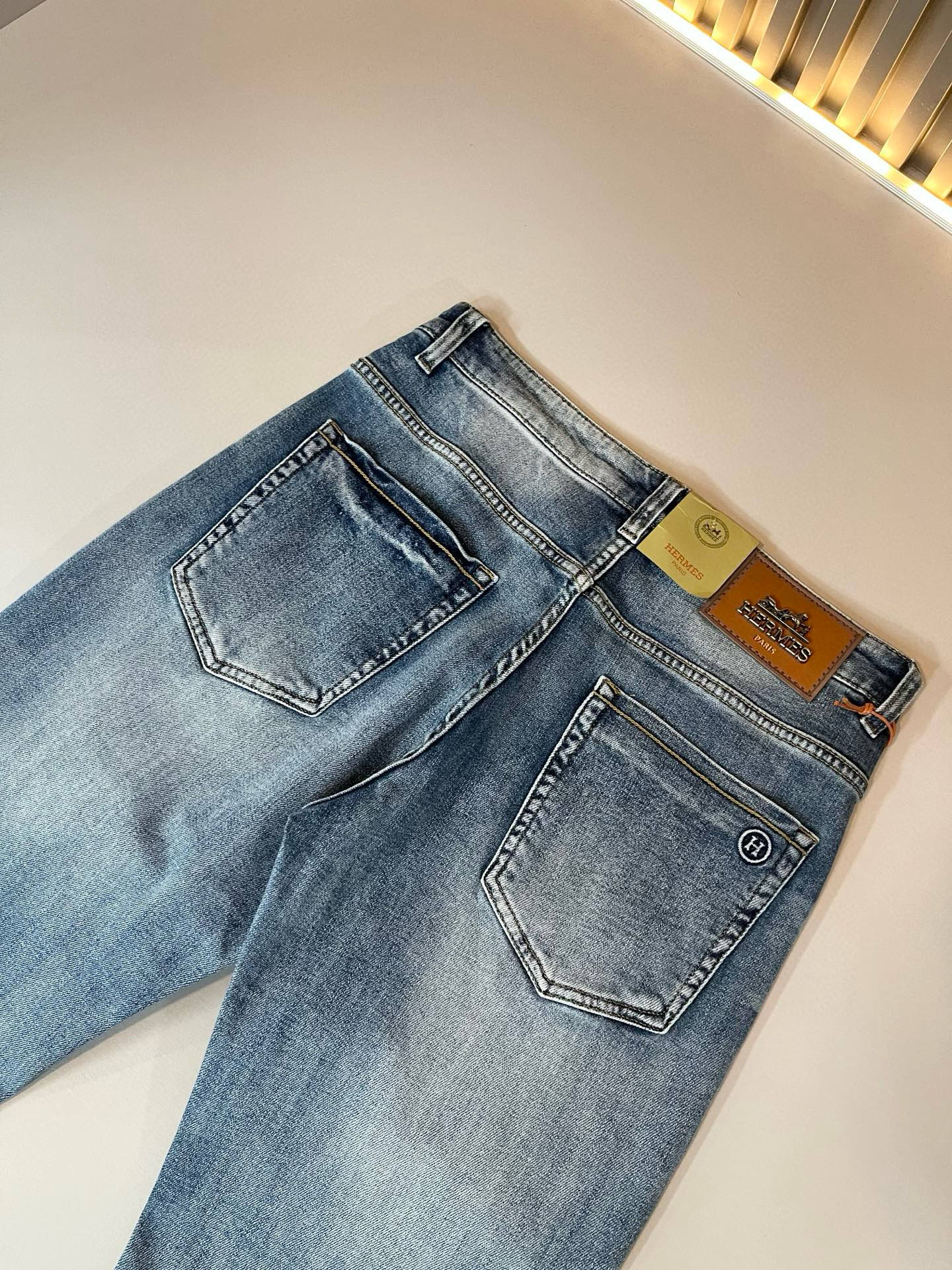 HERM*S 爱*仕 2025秋冬男士高端丹宁水洗小直筒牛仔裤 海外贸易公司渠道订单 ！男士修身直筒牛仔