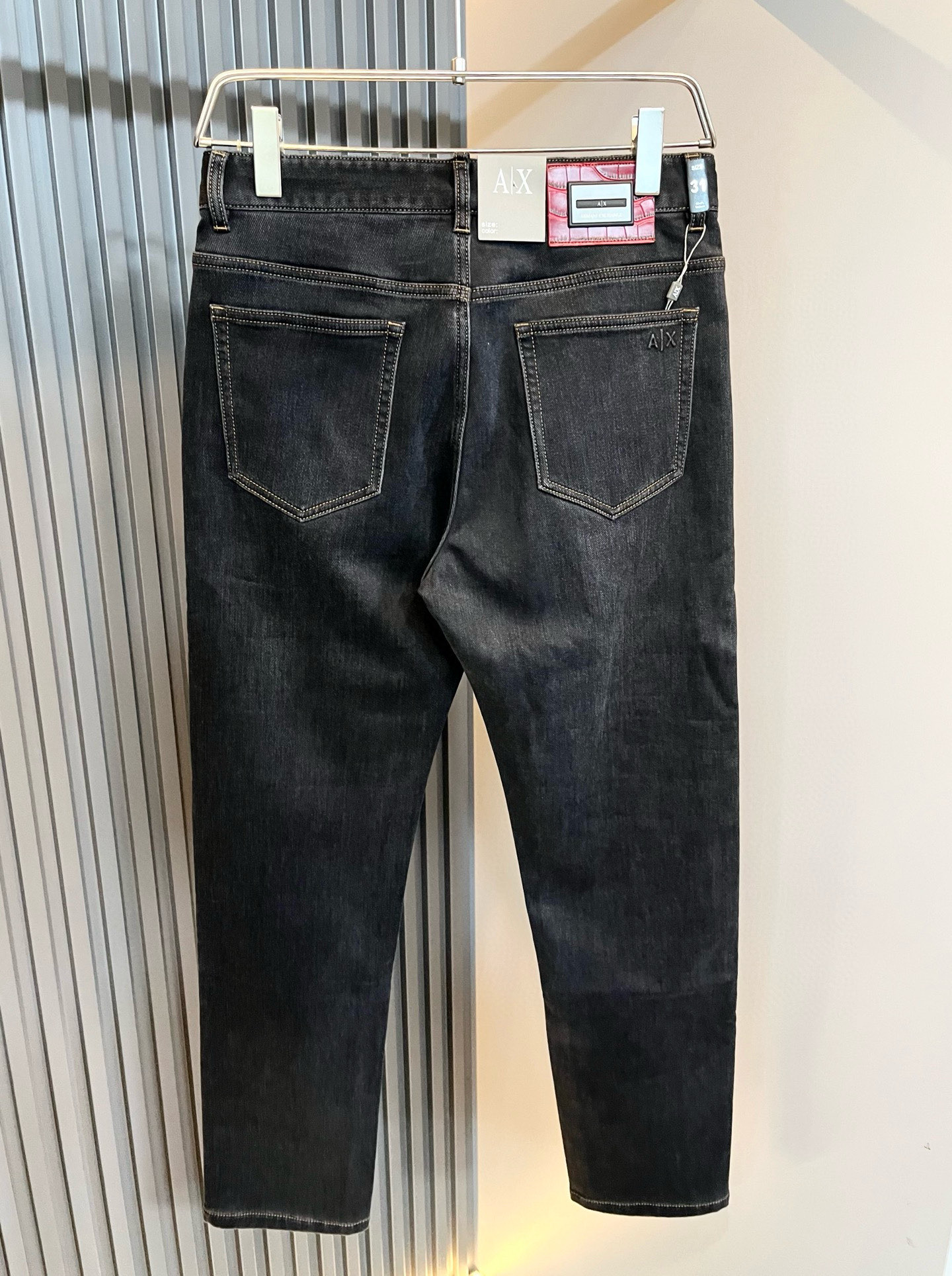 Arman阿*尼2025秋冬新款男士小直筒牛仔裤，贸易公司订单！官网同步 经典之作很好搭配衣服哦 怎么穿