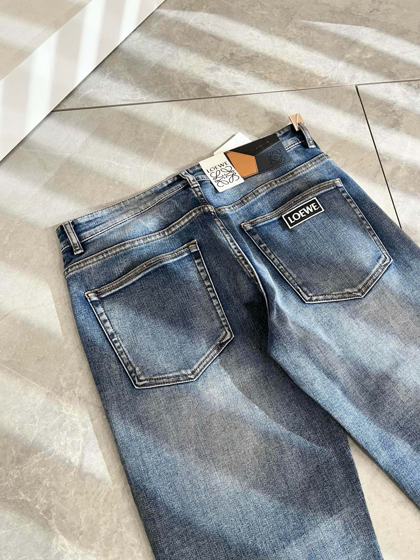 LO*WE/罗*威2025秋冬新品男士时装款高端休闲裤，香港洋行渠道货，日本原厂出品，纯血统品质，完美延