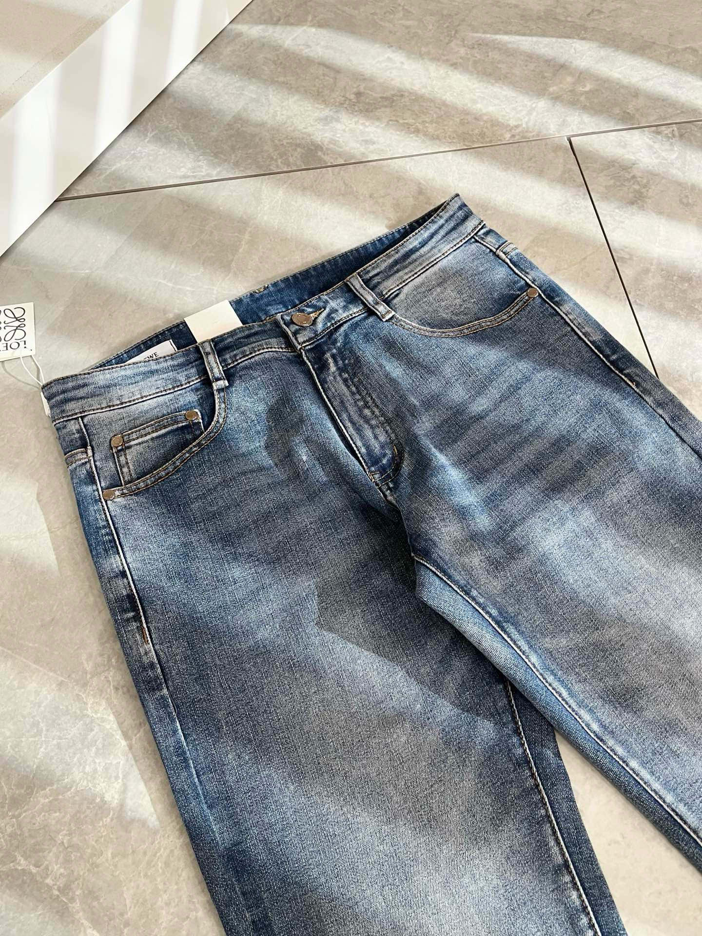 LO*WE/罗*威2025秋冬新品男士时装款高端休闲裤，香港洋行渠道货，日本原厂出品，纯血统品质，完美延