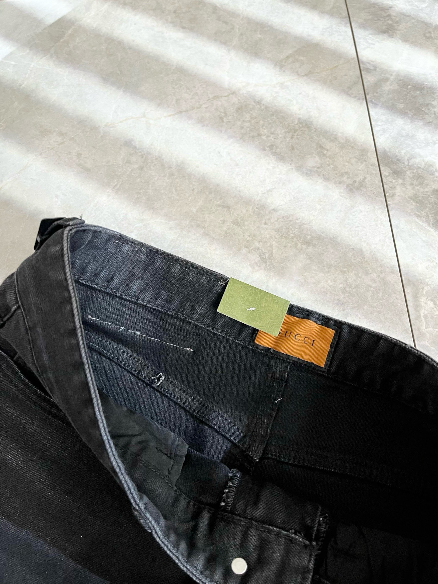 Guc*古奇 2025秋冬新品男士高端休闲百搭四季通勤修身剪裁牛仔裤！对于粉丝来说，这样大气的经典设计足