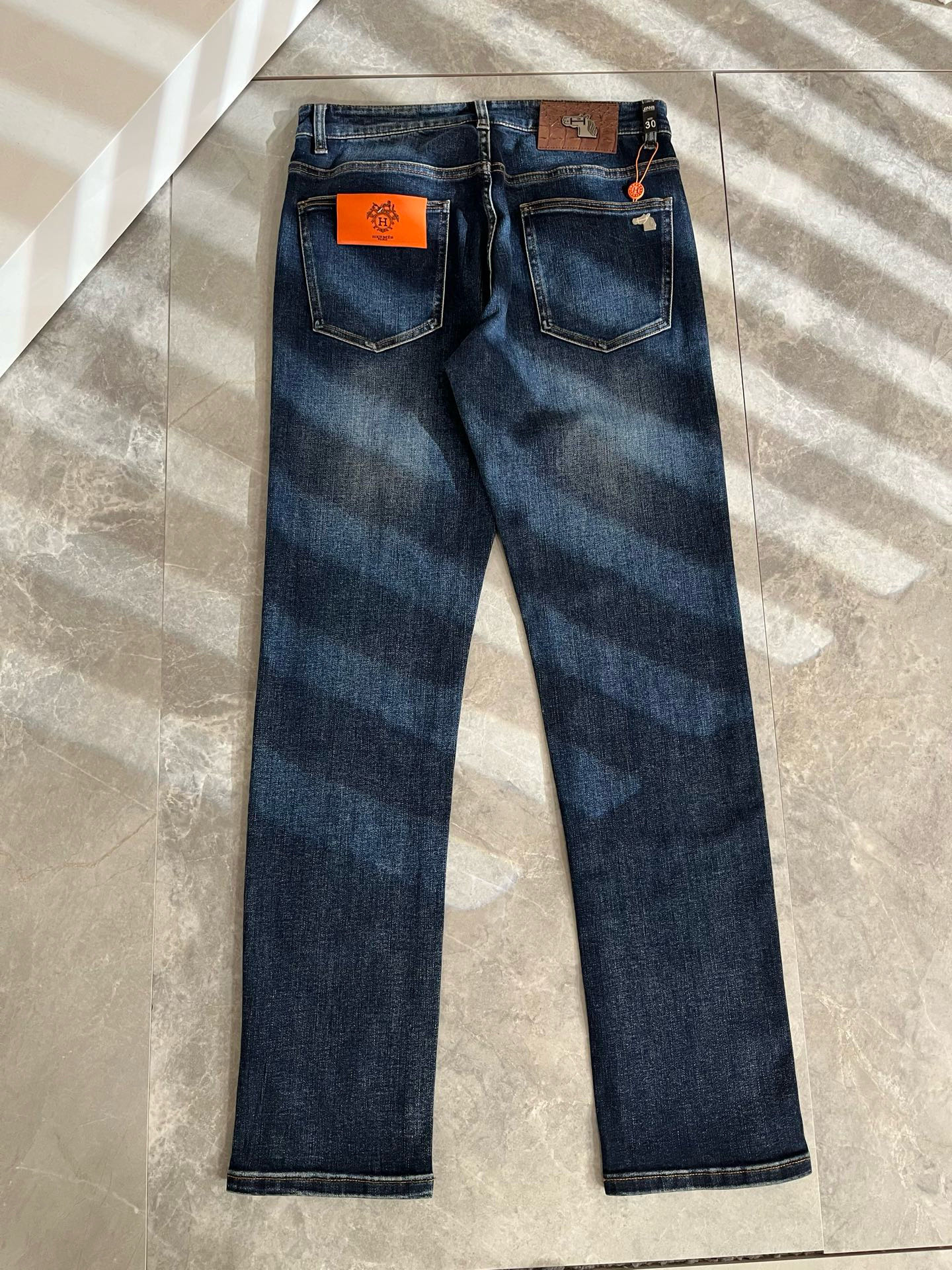 HERM*S 爱*仕 2025秋冬男士高端丹宁水洗小直筒牛仔裤 海外贸易公司渠道订单 ！男士修身直筒牛仔
