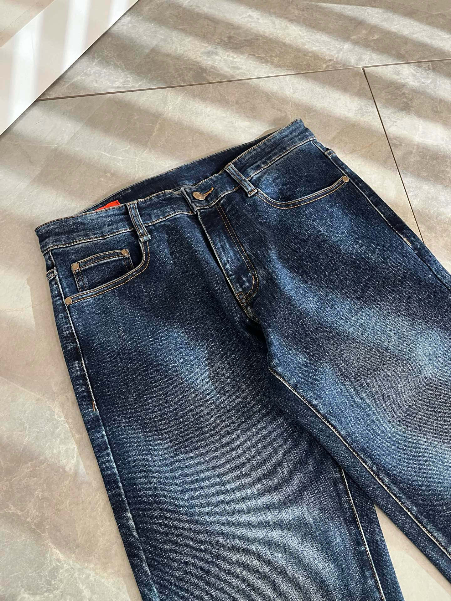 HERM*S 爱*仕 2025秋冬男士高端丹宁水洗小直筒牛仔裤 海外贸易公司渠道订单 ！男士修身直筒牛仔