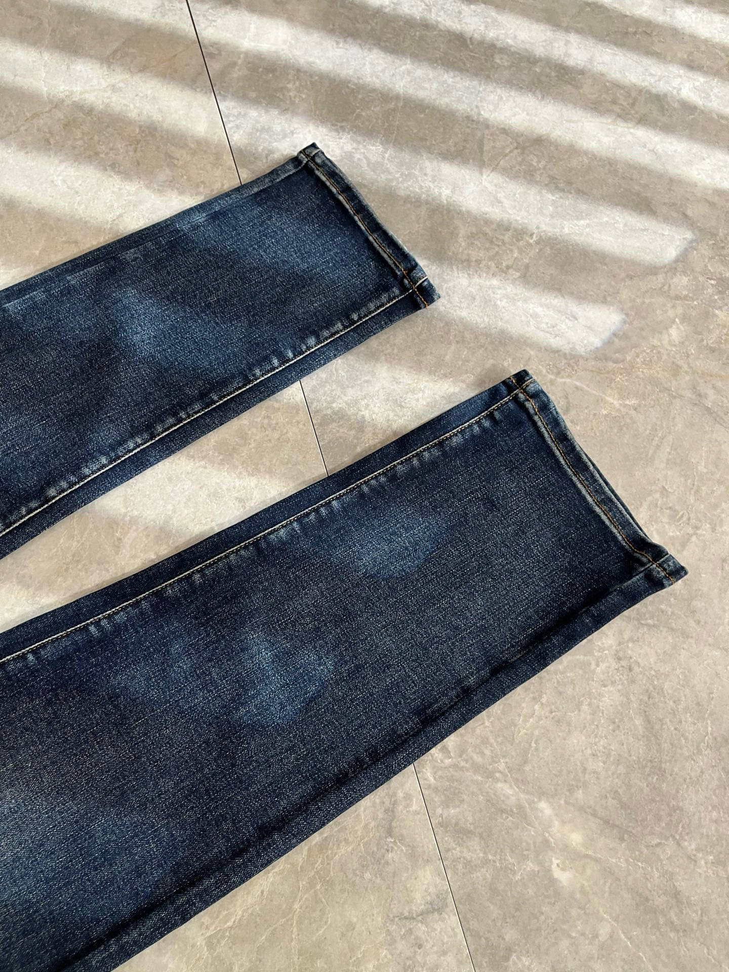 HERM*S 爱*仕 2025秋冬男士高端丹宁水洗小直筒牛仔裤 海外贸易公司渠道订单 ！男士修身直筒牛仔