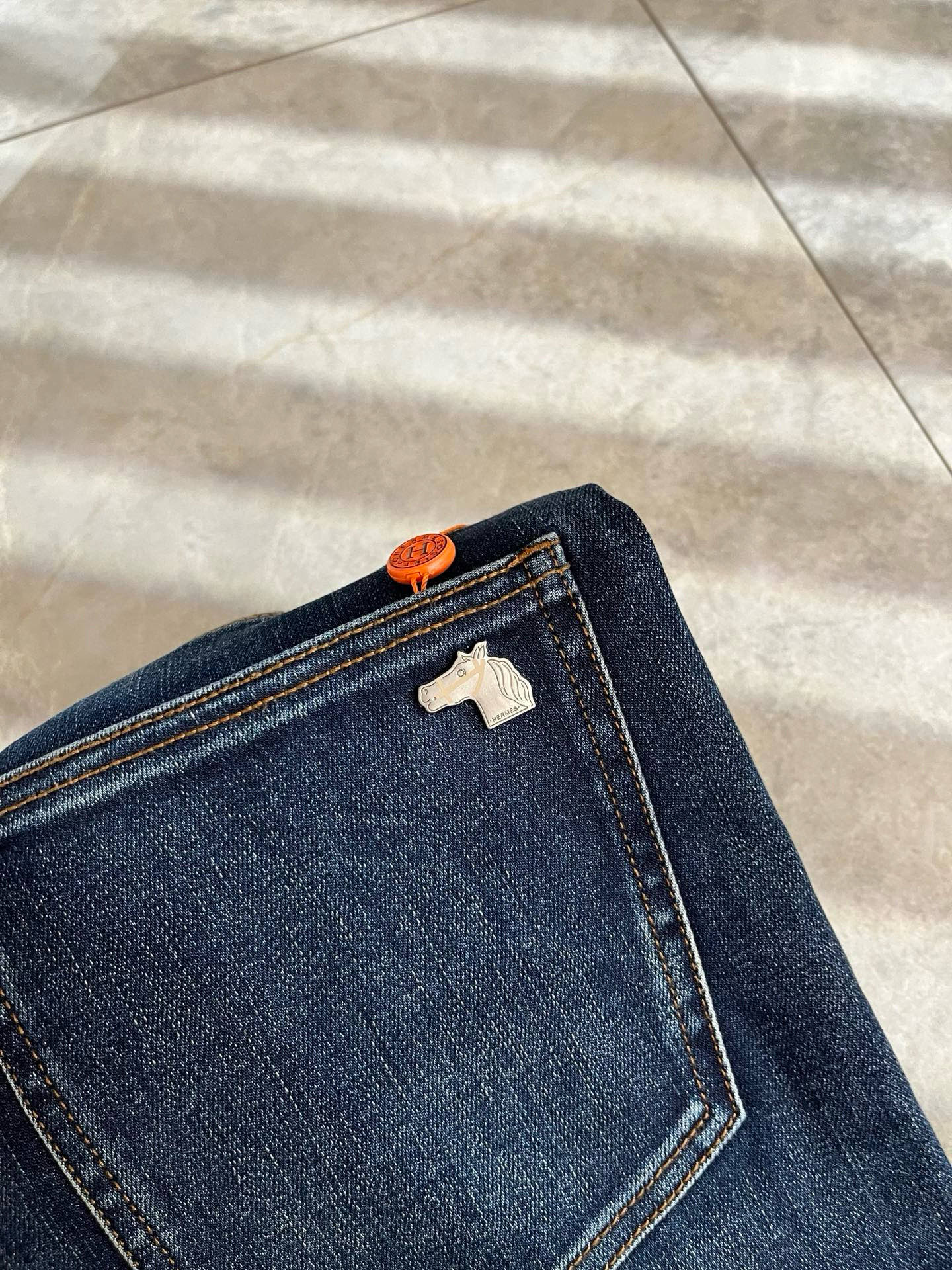HERM*S 爱*仕 2025秋冬男士高端丹宁水洗小直筒牛仔裤 海外贸易公司渠道订单 ！男士修身直筒牛仔