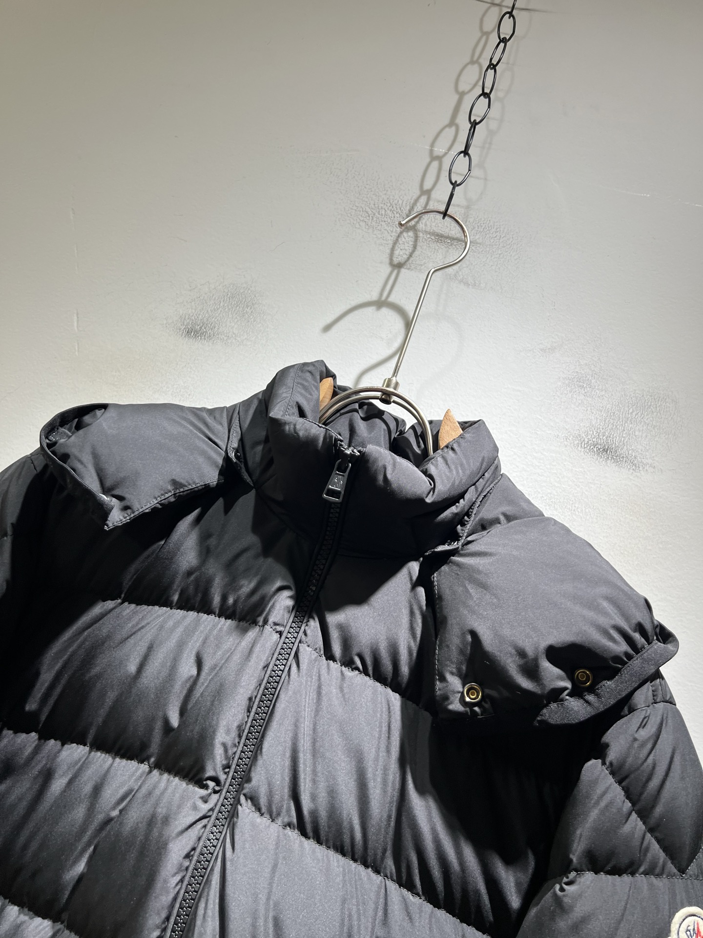 Mon*ler蒙口 2025秋冬新款男女同款👫重工艺加厚保暖连帽羽绒服 ！年度的压轴款登场...匠心技艺