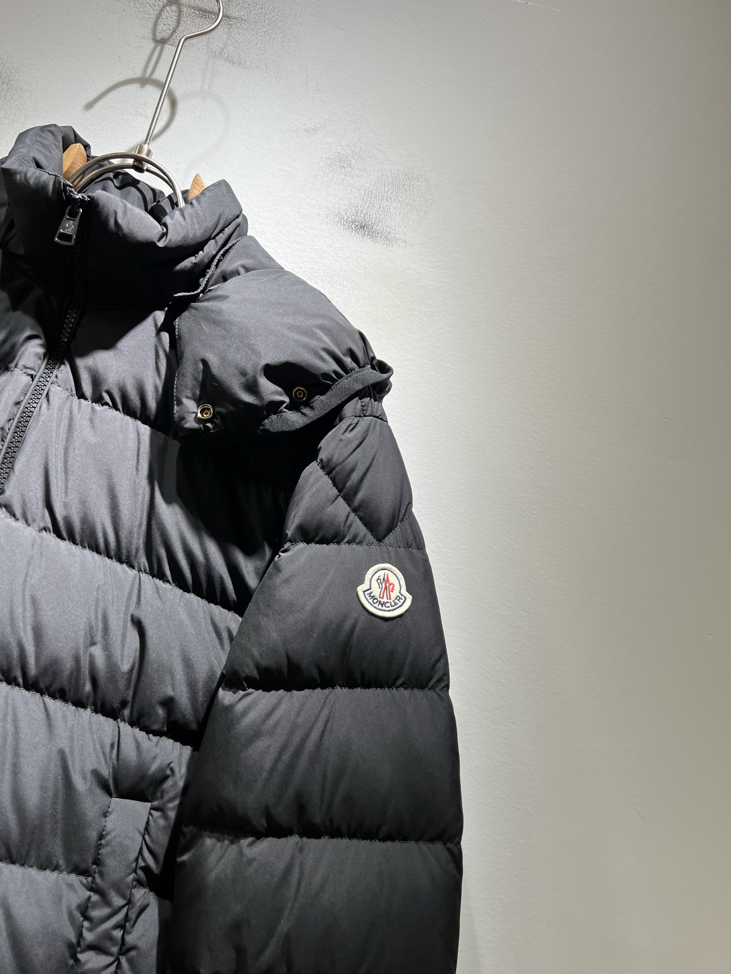 Mon*ler蒙口 2025秋冬新款男女同款👫重工艺加厚保暖连帽羽绒服 ！年度的压轴款登场...匠心技艺