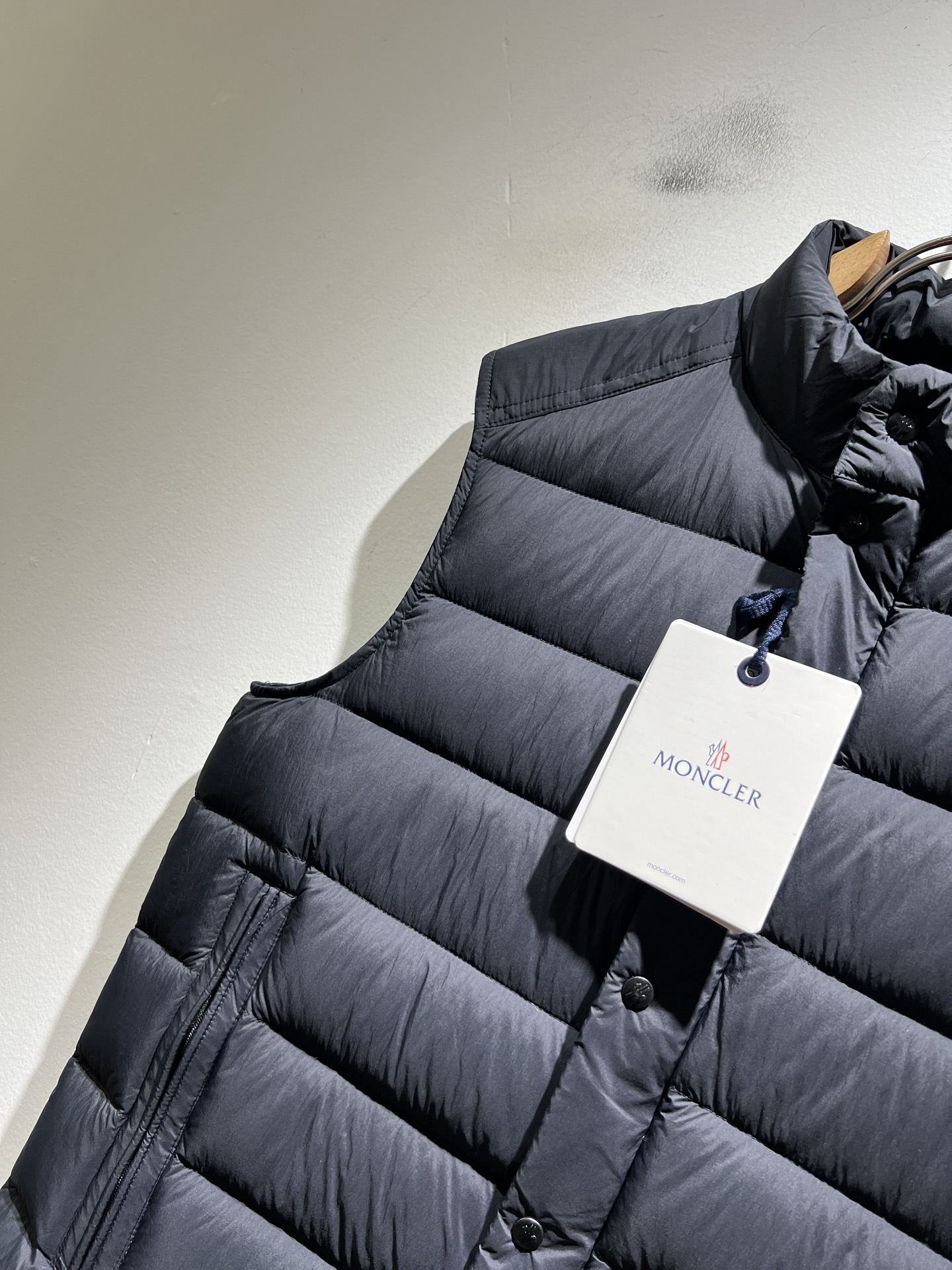 Mon*ler蒙口 2025秋冬新款男女同款👫重工艺加厚保暖马甲羽绒服 ！年度的压轴款登场...匠心技艺