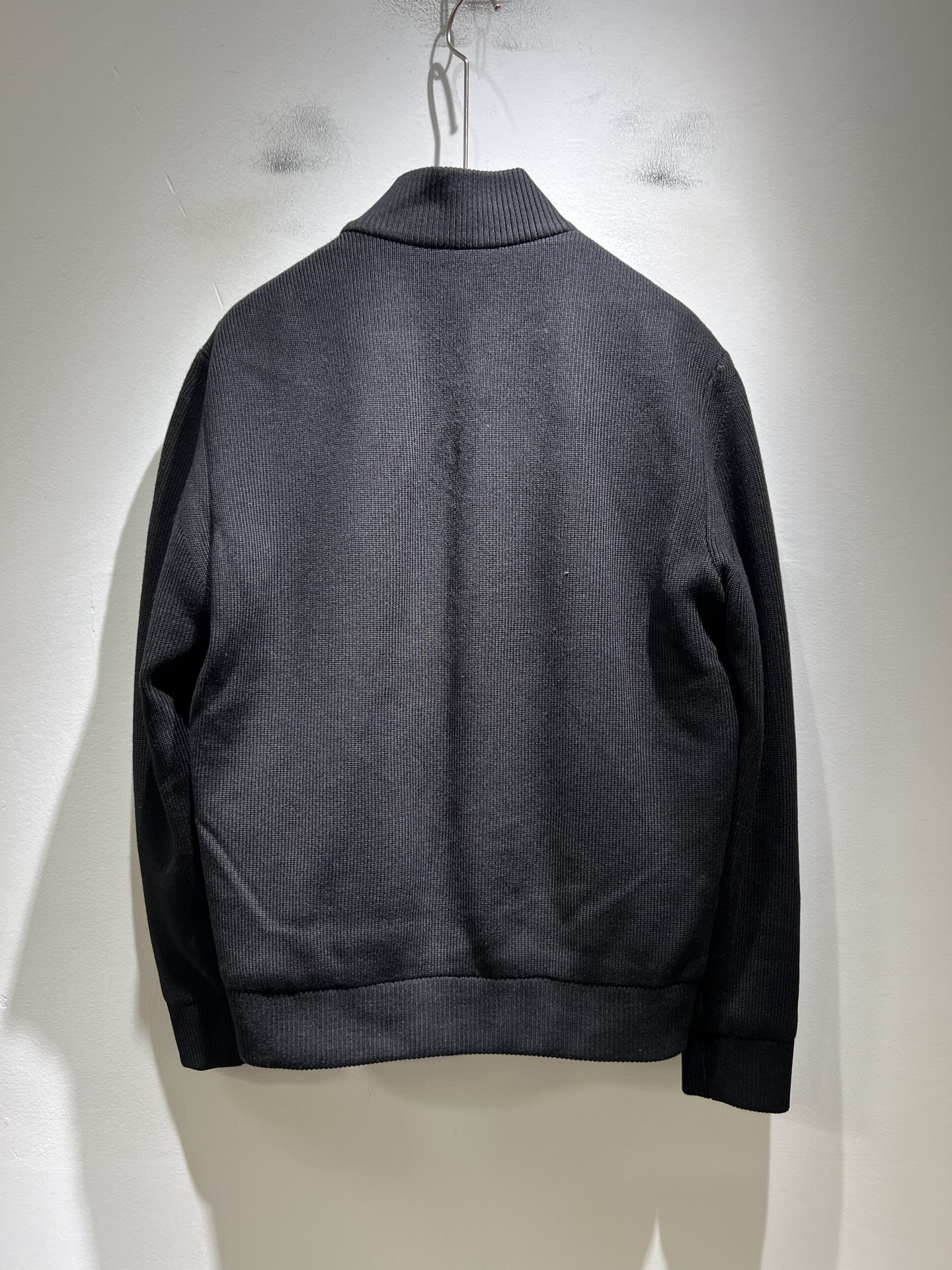 Monc*ler蒙*口 2025秋冬经典羽绒针织拼接夹克外套，都市时尚休闲款！面料超软面料帅酷爆款夹克外