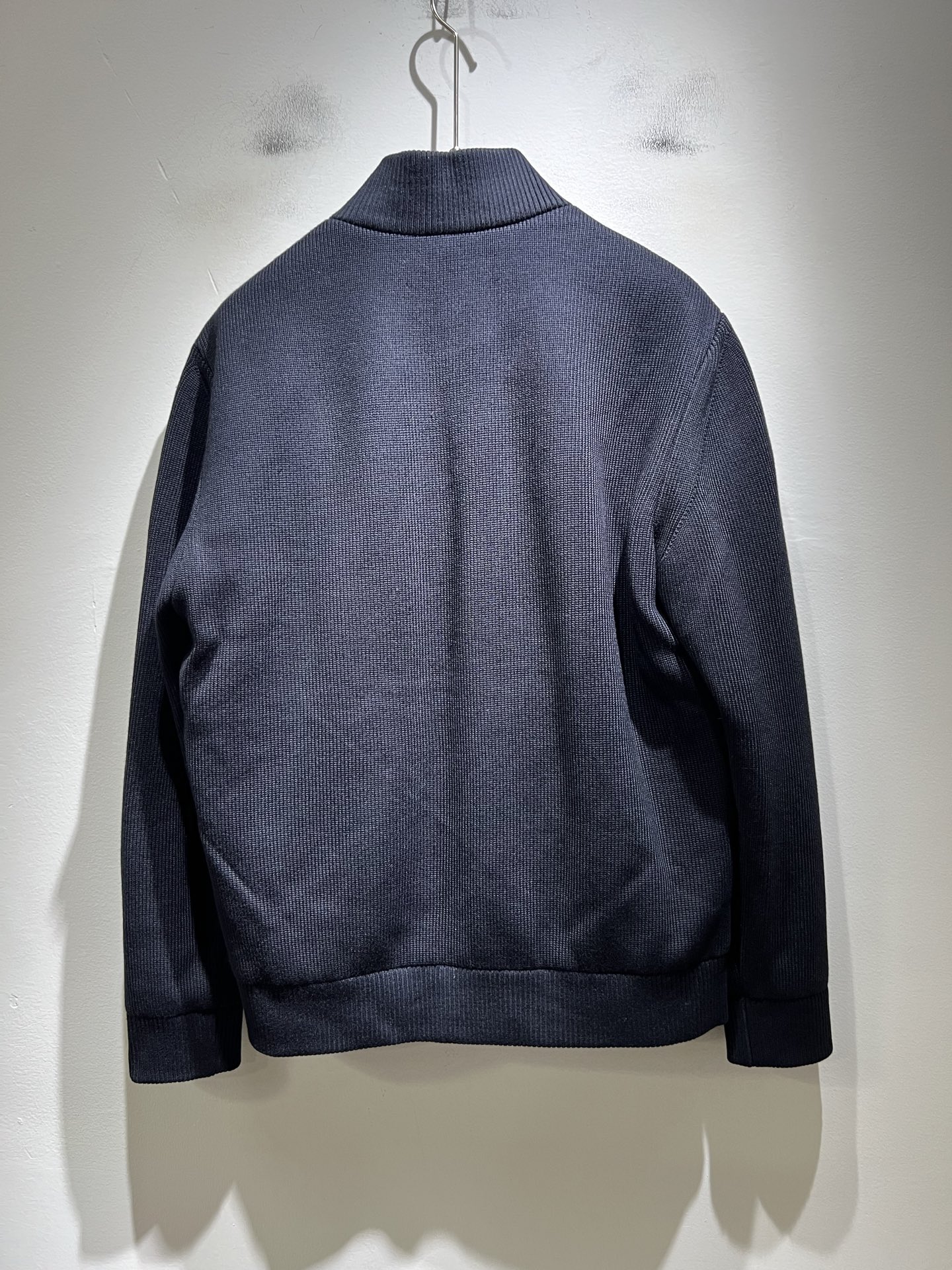 Monc*ler蒙*口 2025秋冬经典羽绒针织拼接夹克外套，都市时尚休闲款！面料超软面料帅酷爆款夹克外