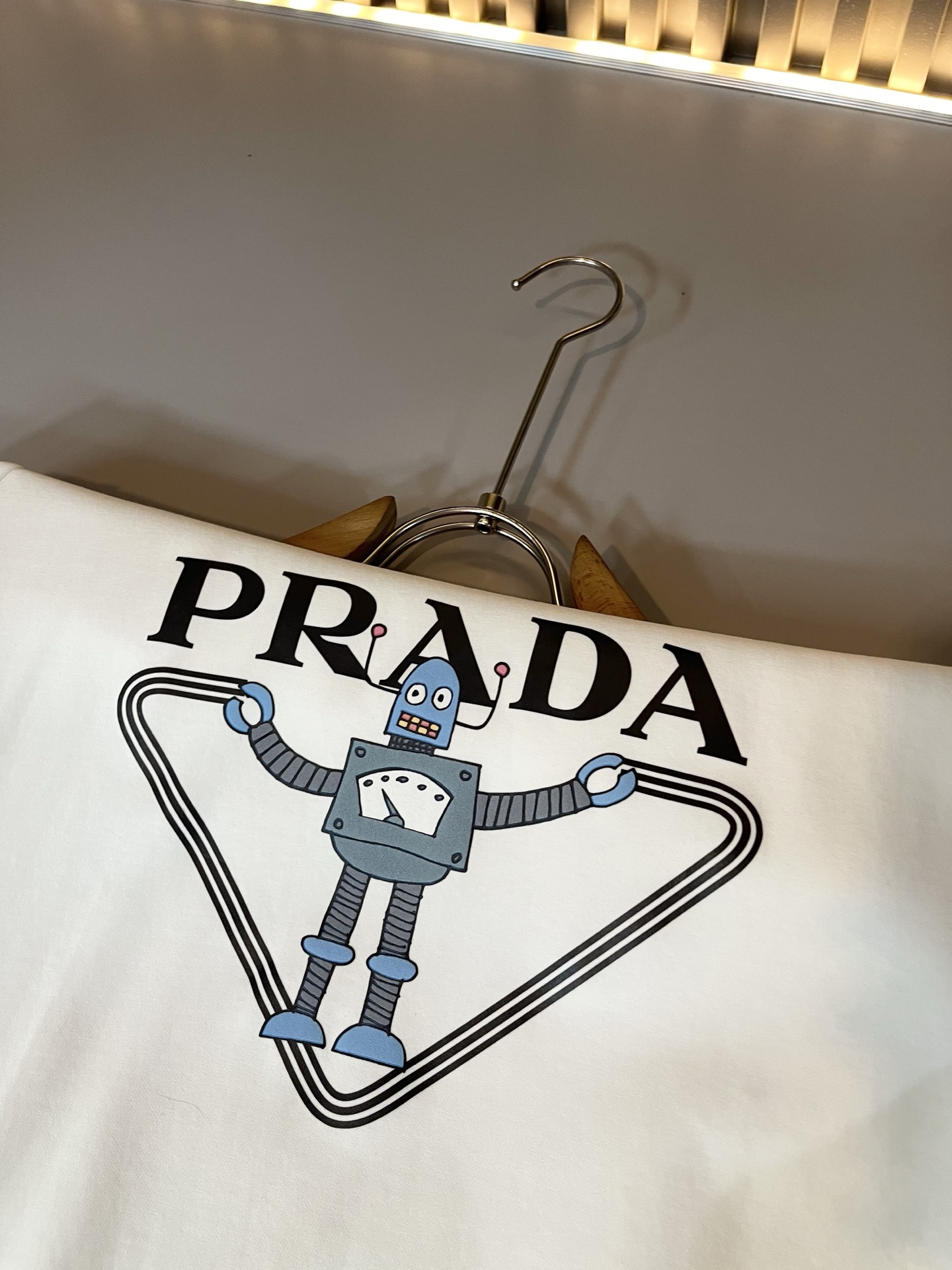 PRAD*A普*达2025秋冬新款男士长袖打底衫，最新款全网独家首上！！~既经典有时尚百搭，谁不爱啊，将