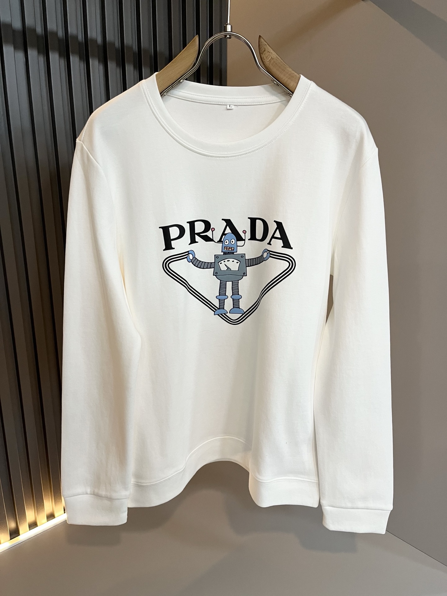 PRAD*A普*达2025秋冬新款男士长袖打底衫，最新款全网独家首上！！~既经典有时尚百搭，谁不爱啊，将