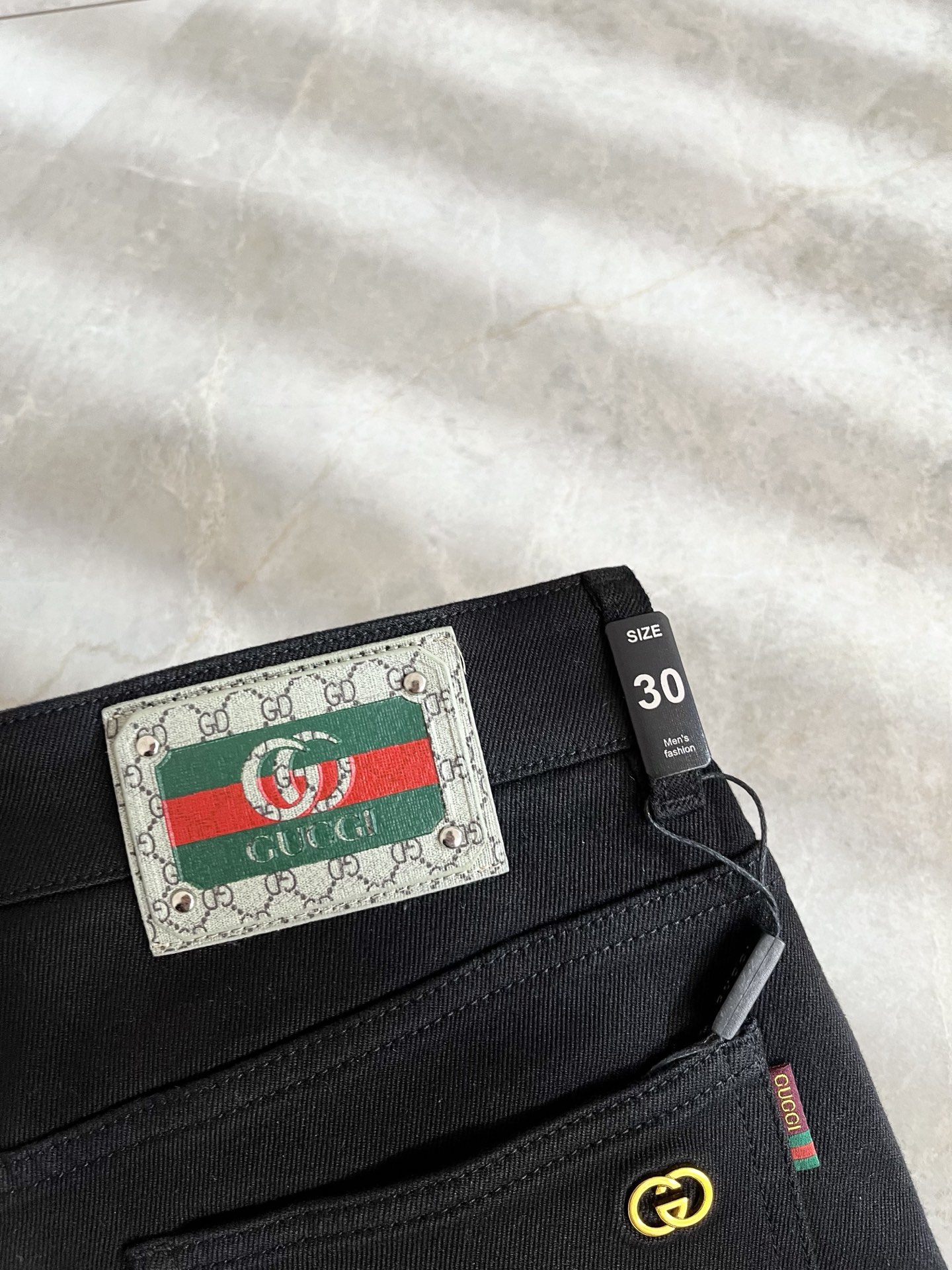 Guc*古奇 2025秋冬新品男士高端休闲百搭四季通勤修身剪裁牛仔裤！对于粉丝来说，这样大气的经典设计足