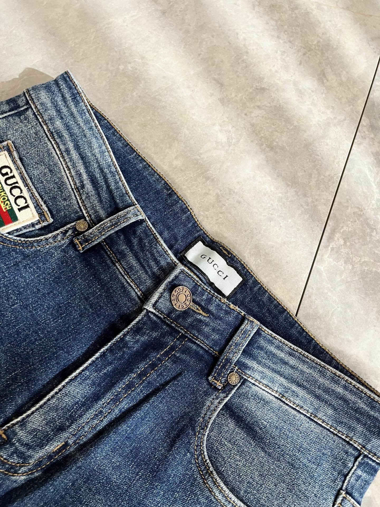 Guc*古奇 2025秋冬新品男士高端休闲百搭四季通勤修身剪裁牛仔裤！对于粉丝来说，这样大气的经典设计足