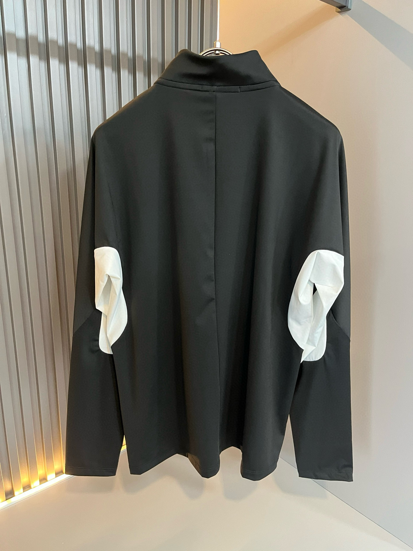 Prad*普*达 2025秋冬季新款经典元素短袖Polo衫，经典大方的款式，可以穿十年都还是流行的那种，